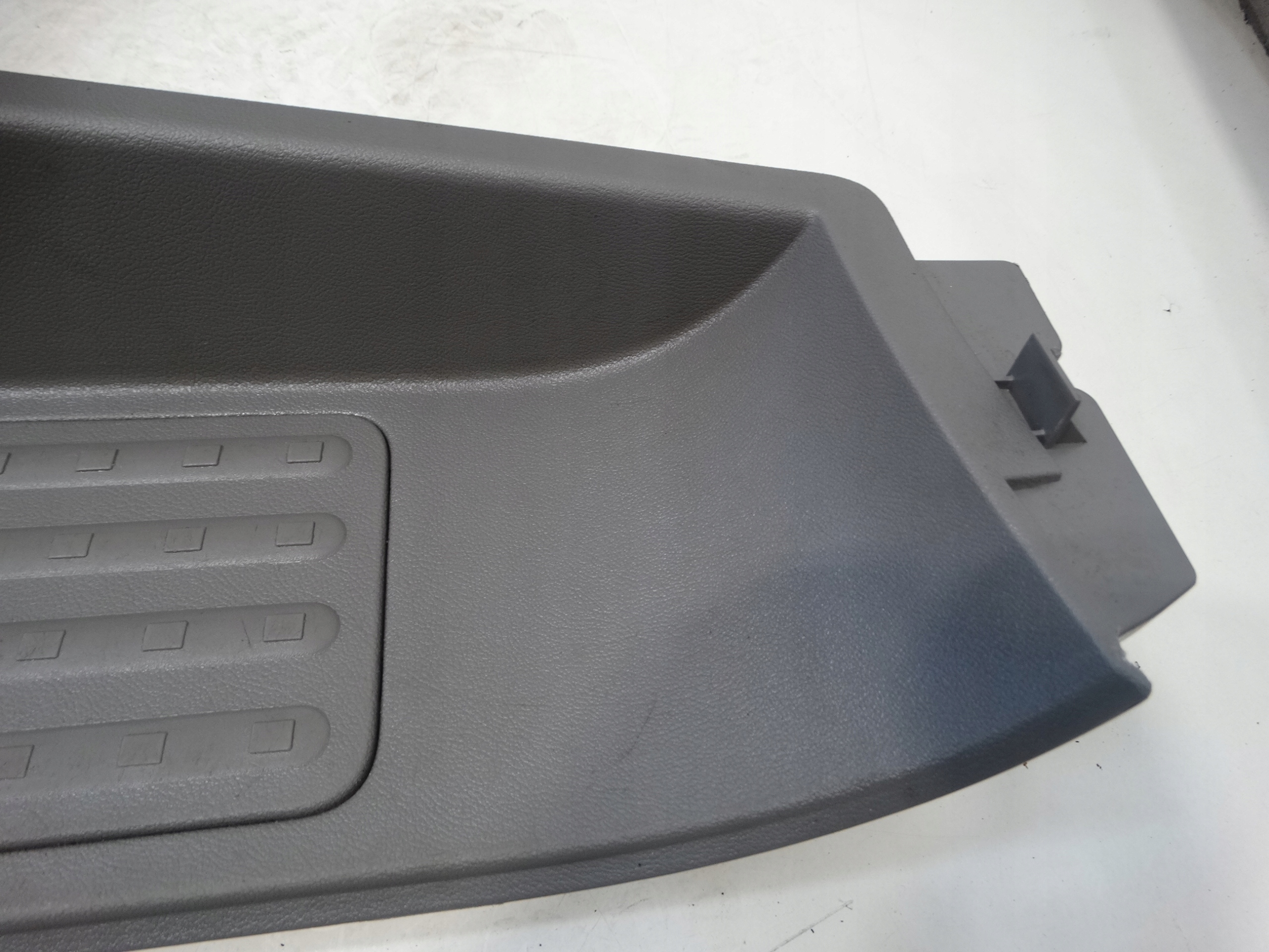 STOPIEN threshold left front VOLKSWAGEN T5 MULTIVAN 7H5863735B