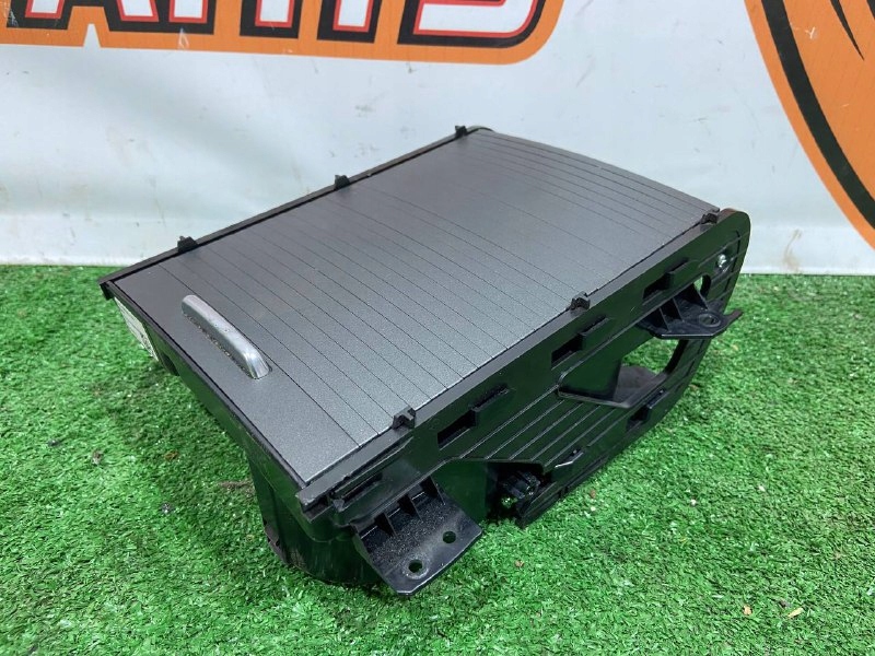 KONSOLA ŚRODKOWA UCHWYTU NA KUBEK BJ32600D00AB