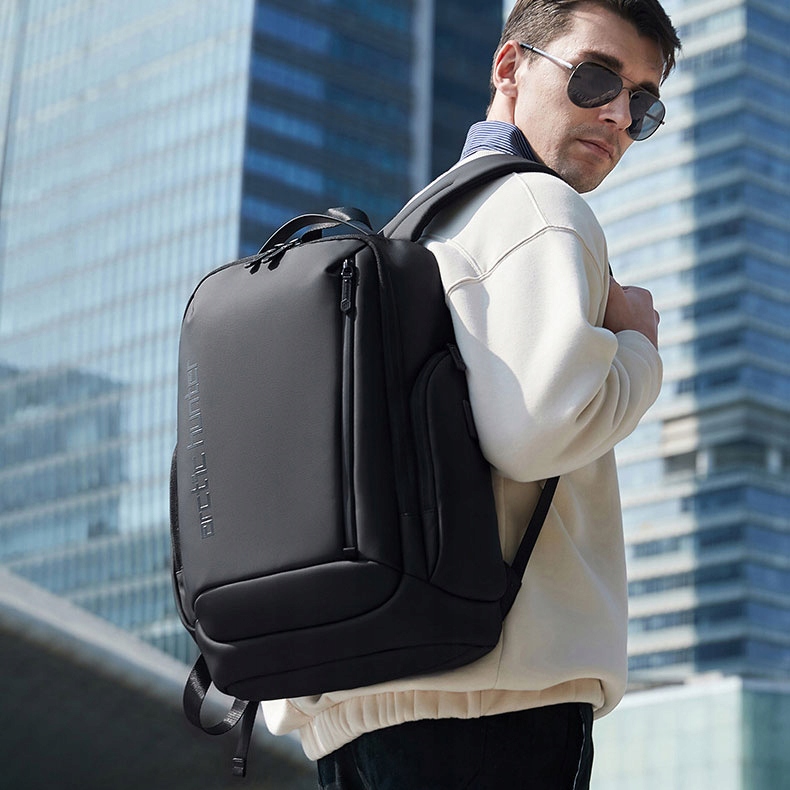 Plecak Arctic Hunter na laptopa 15,6 B00554 z USB Marka Arctic Hunter