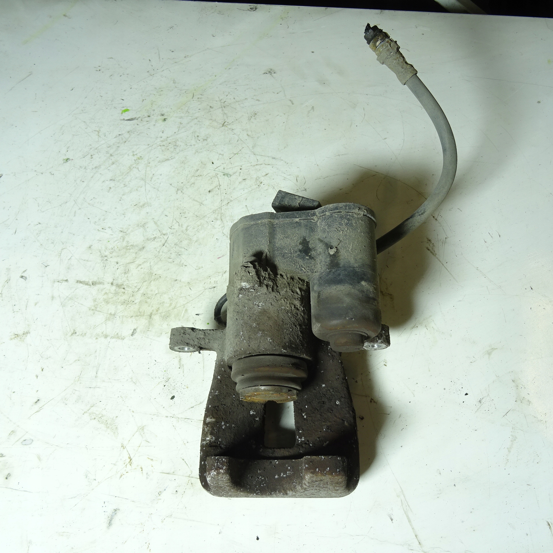 VW PASSAT B6 caliper brake rear part right ELEKTR