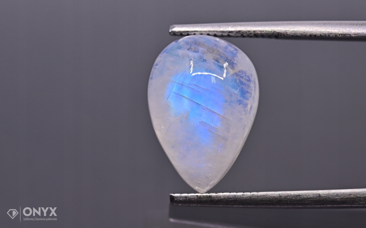 Měsíční kámen kabošon slza 14x10 mm