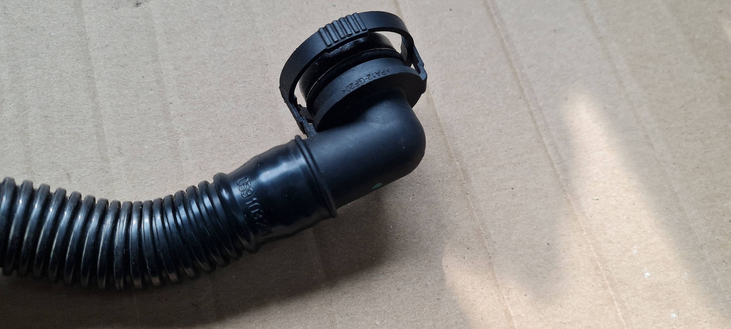 A7 4G wiring pipe ODPOWIETRZAJACA 3.0 TDI 059103221AJ A6 C7 4G