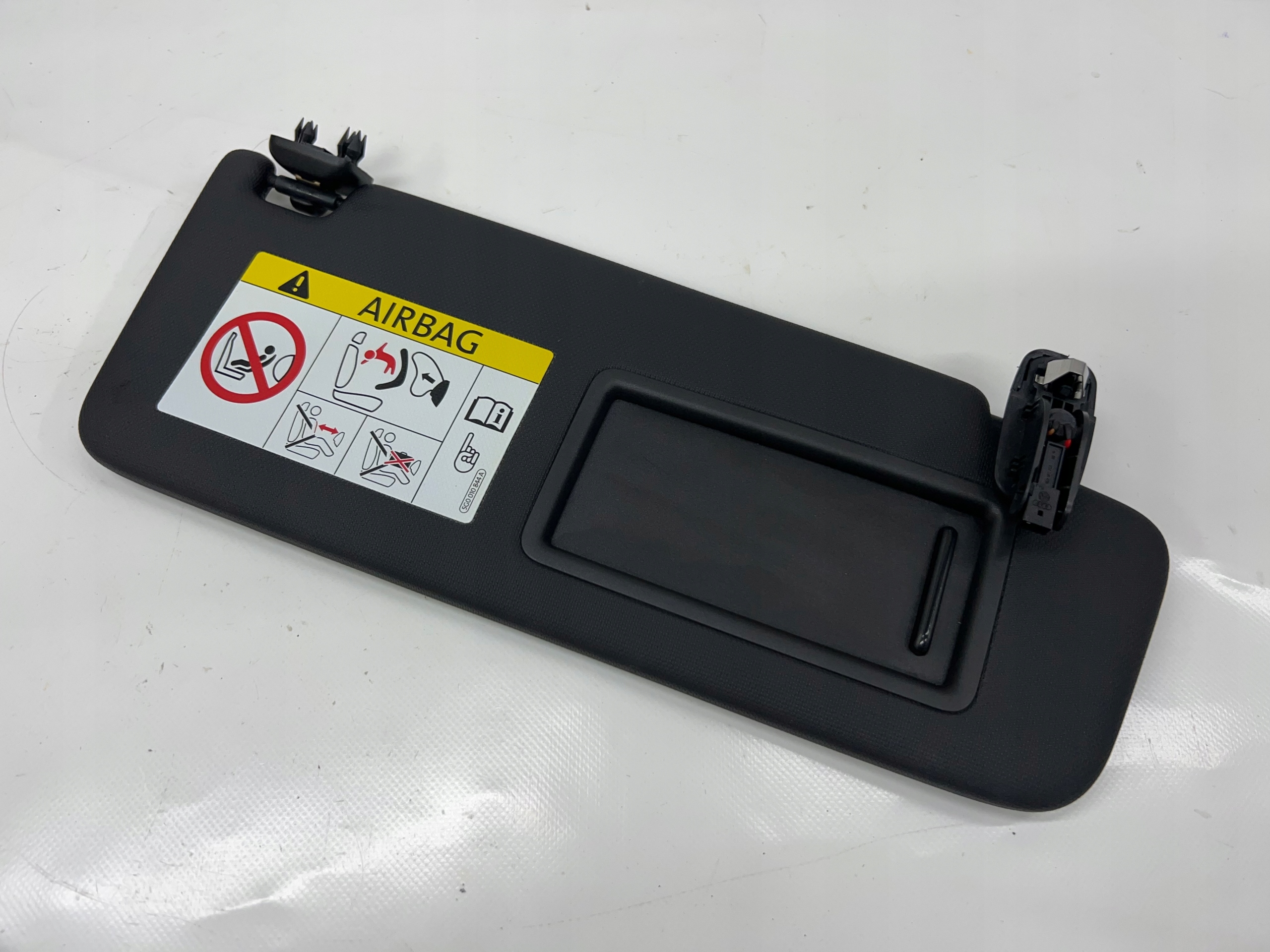 AUDI A5 B9 сонцезахисний козирок правий 8w0857552