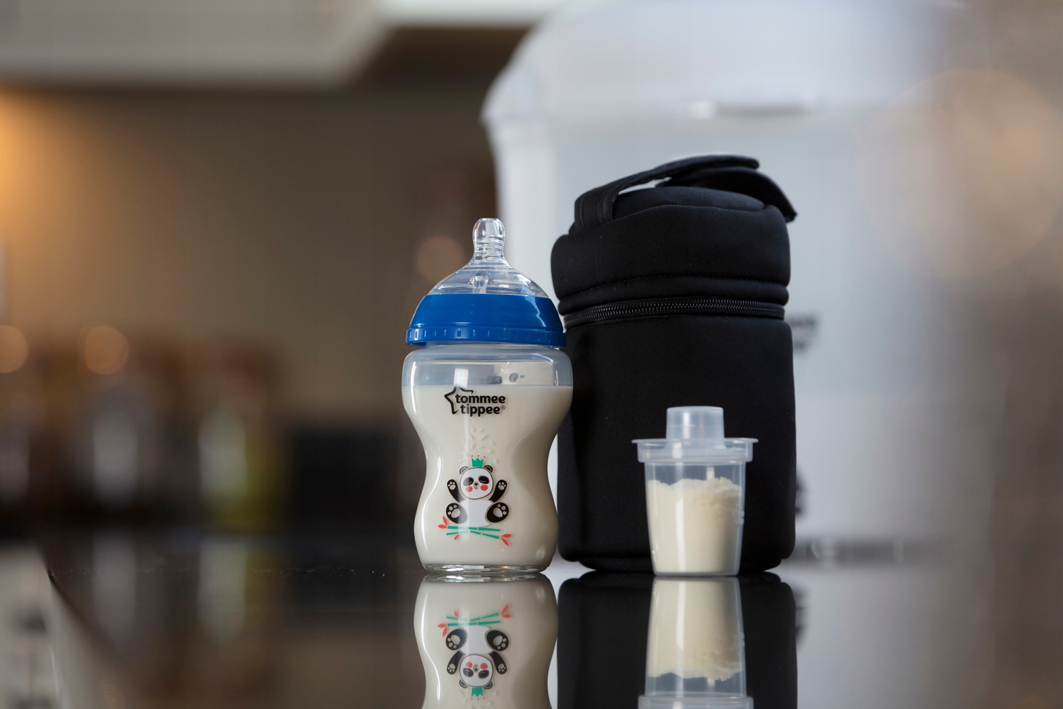 Tommee Tippee Termoopakowanie na butelkę 1szt Kolor dominujący czarny