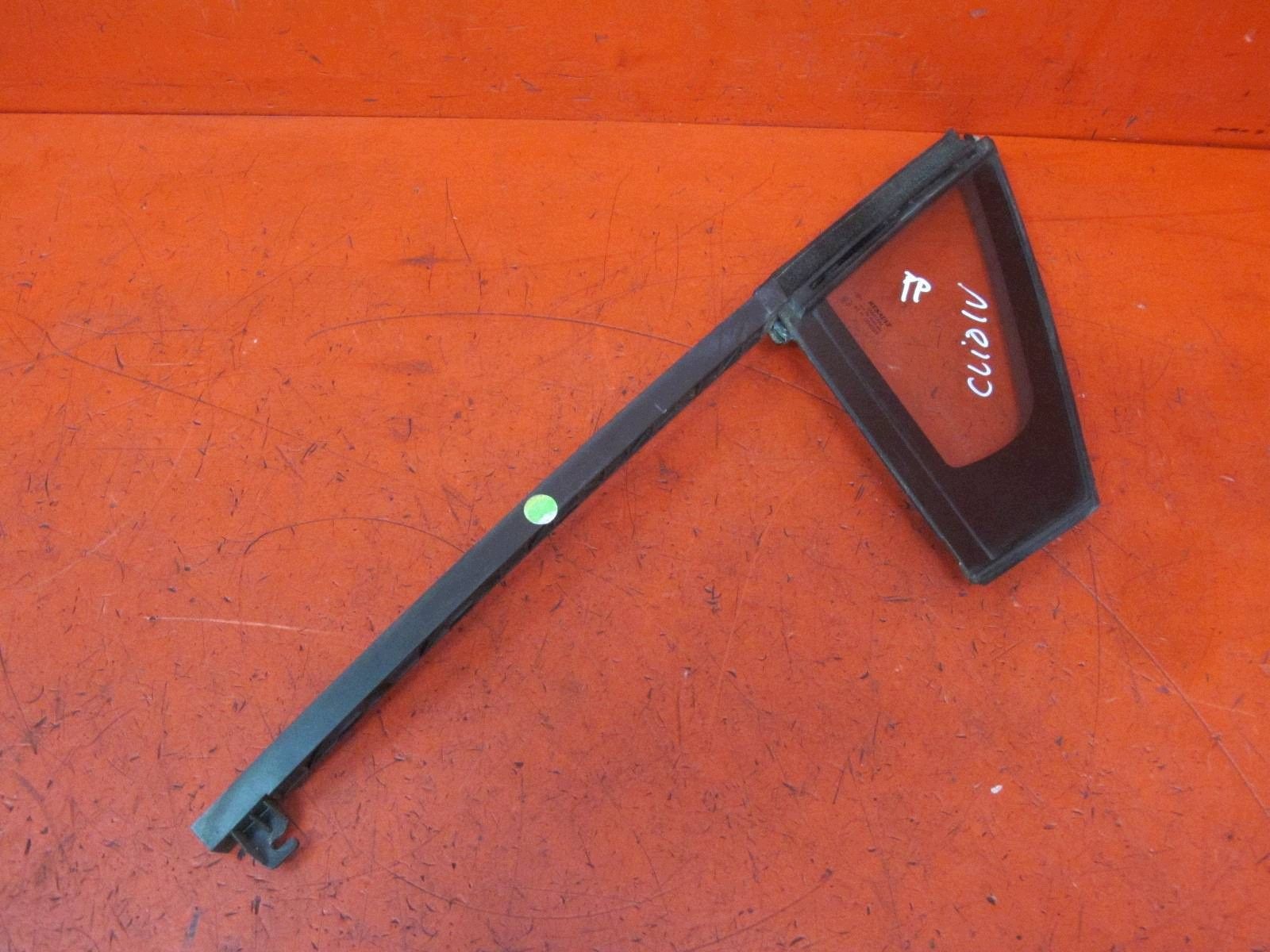 RENAULT CLIO IV 4 prozor vrata desna prednji dio mala trokutasta 802621044R 2013 R