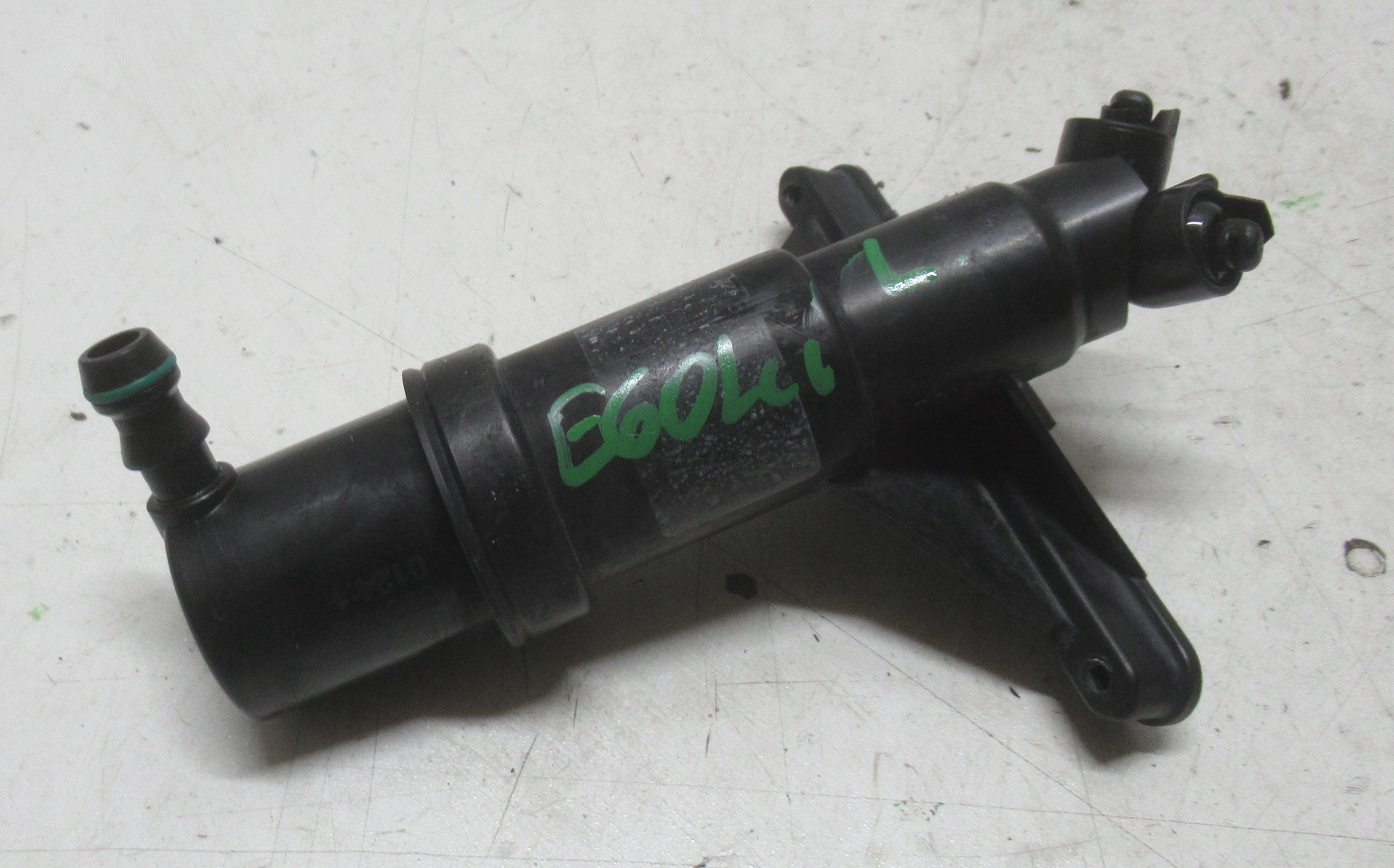 BMW E60 3.0 LCI 08R Waschwasserdüse lichte links