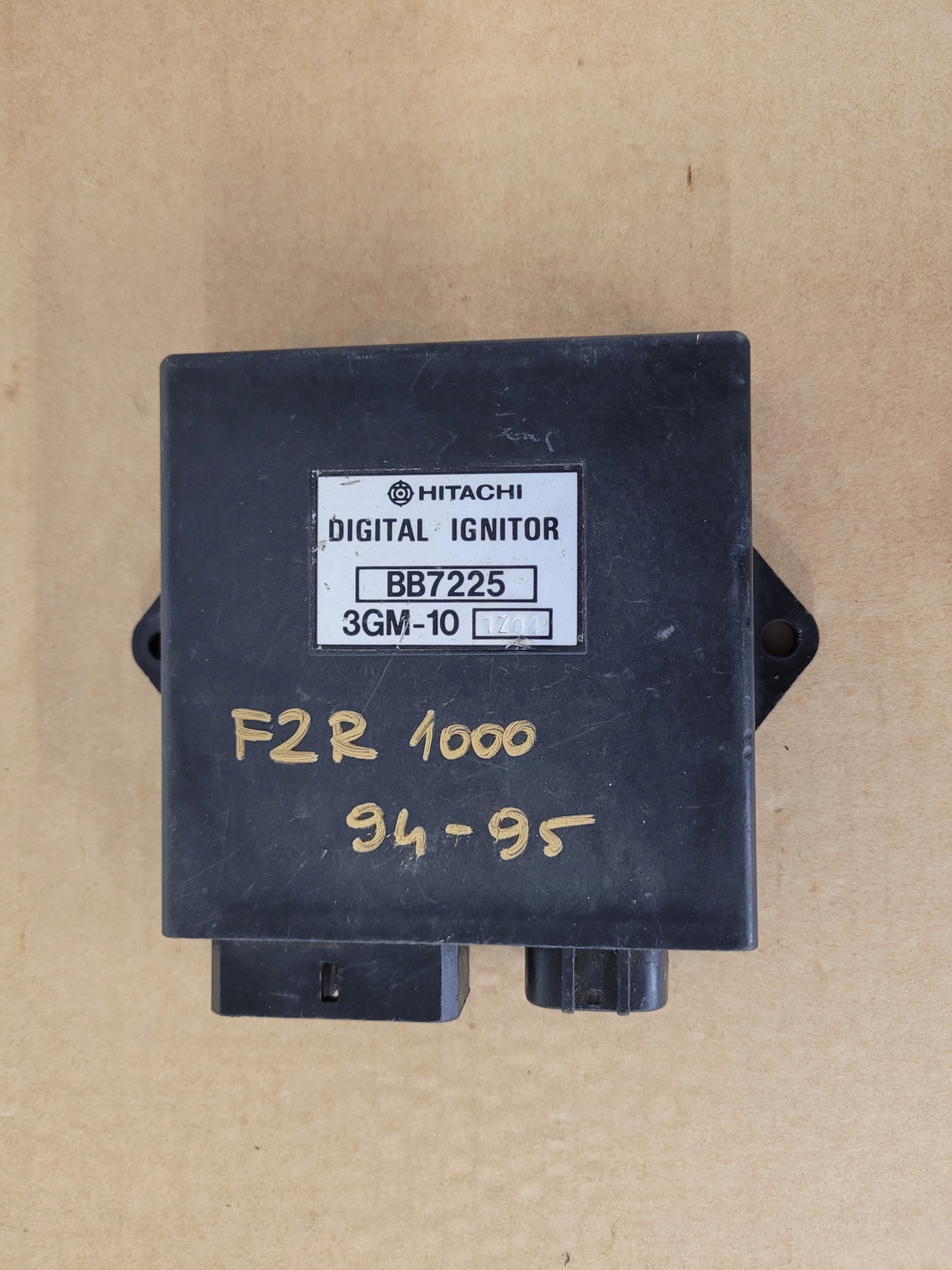 Yamaha FZR 1000 модуль зажигания