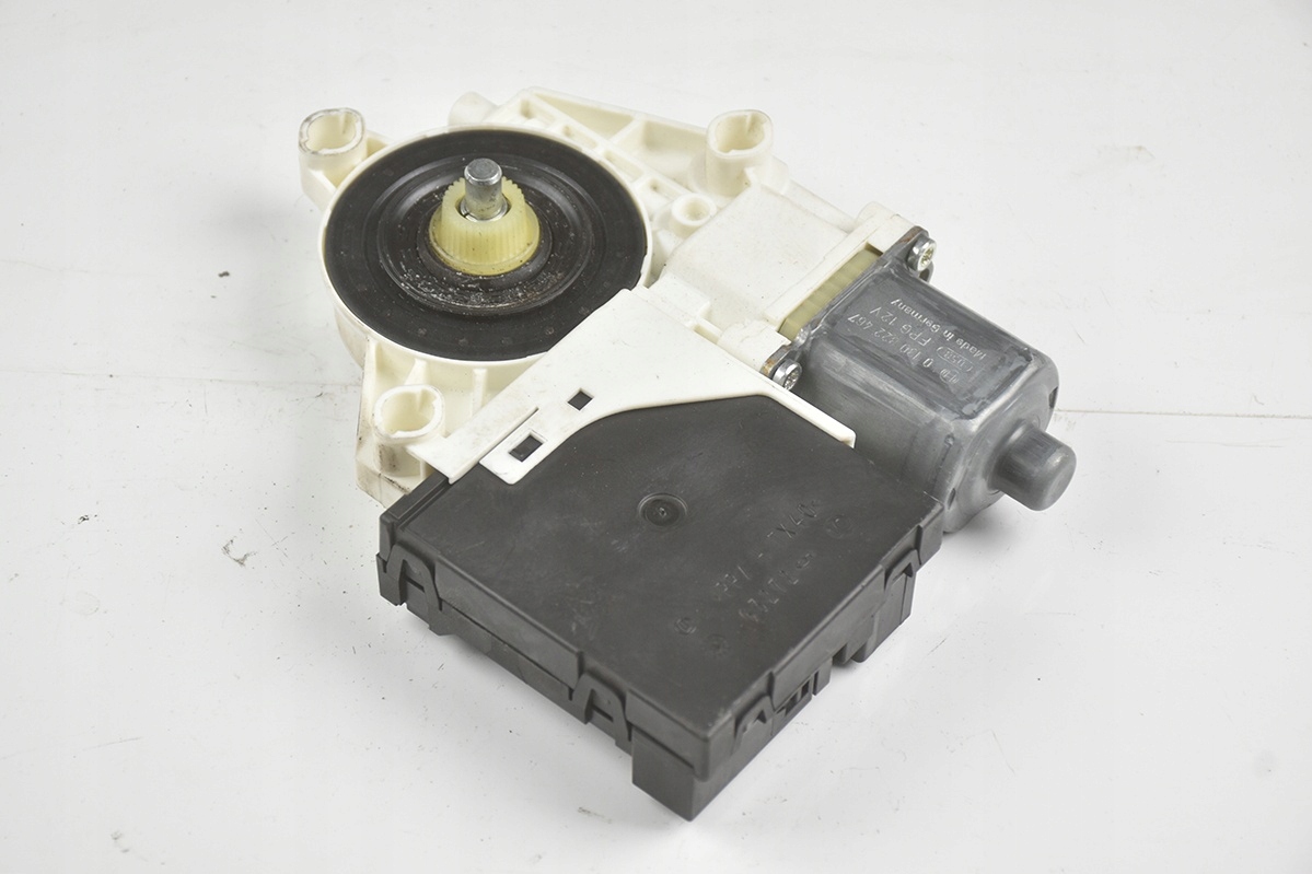 mini motor windows front right VW TIGUAN and 5K0959793 5N0959701D