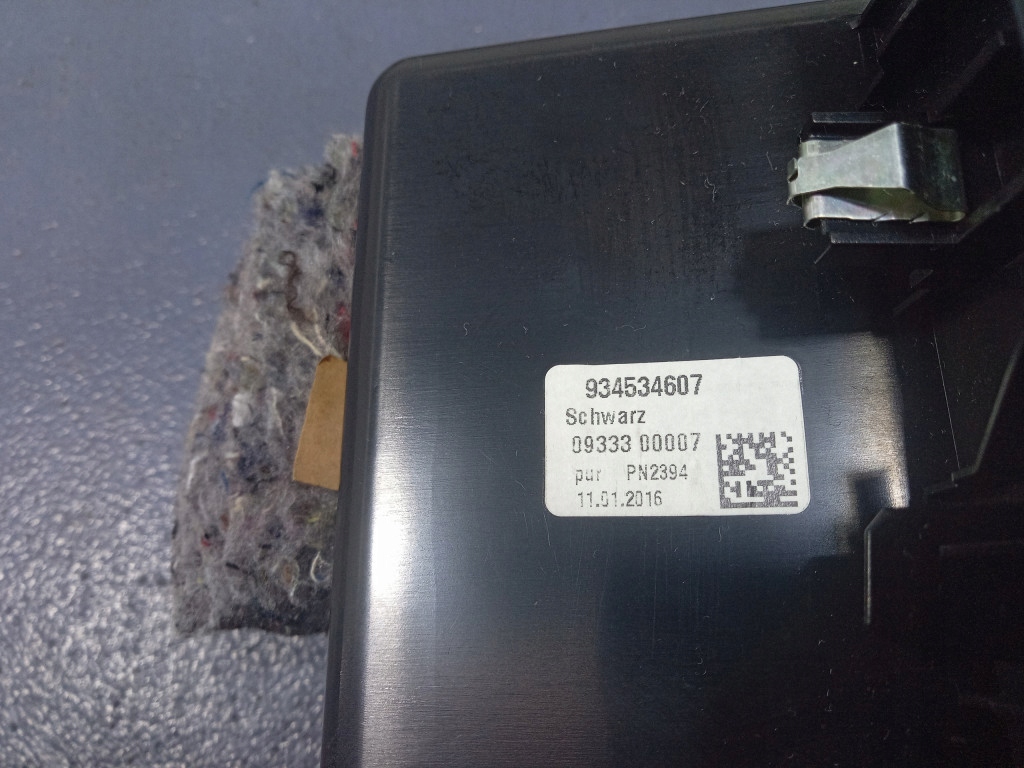 BMW 7 G11 G12 бардачок водители левый европа 9345346