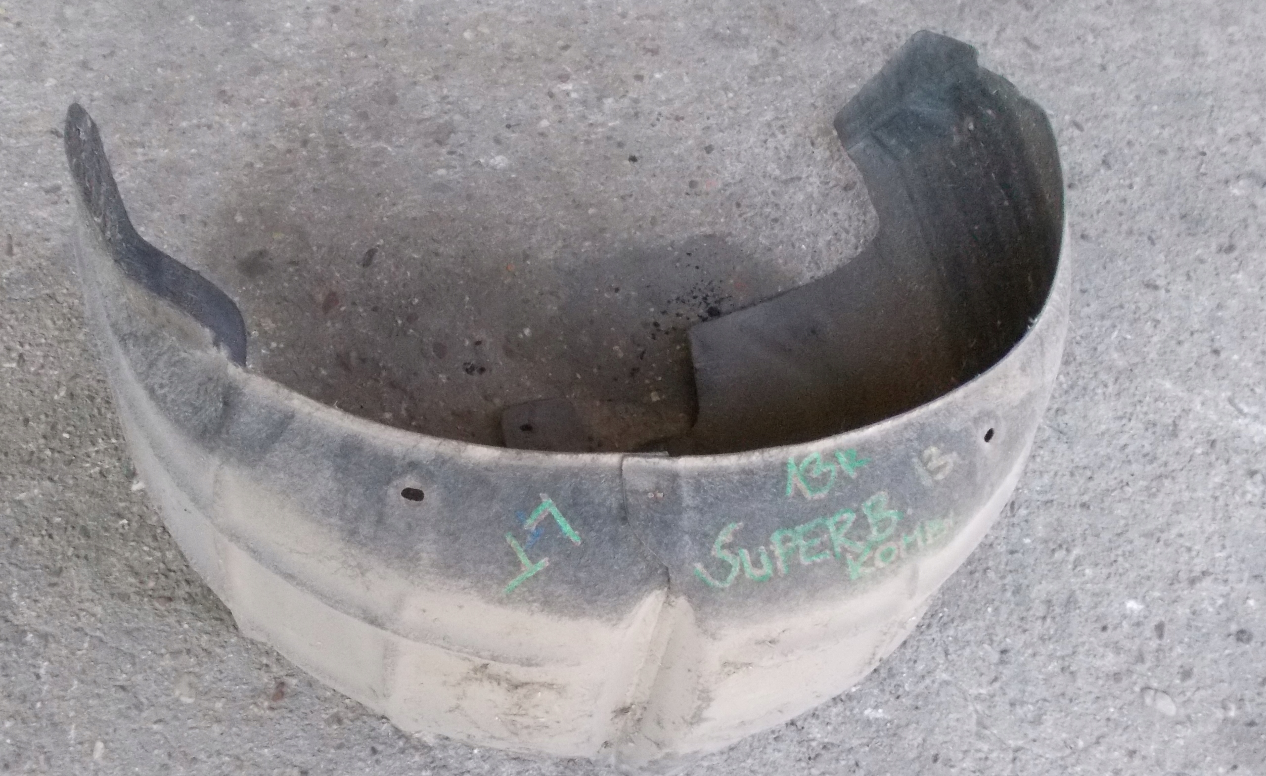 SKODA SUPERB 2.0 TDI 13R mudguard left rear part 3T5810969A