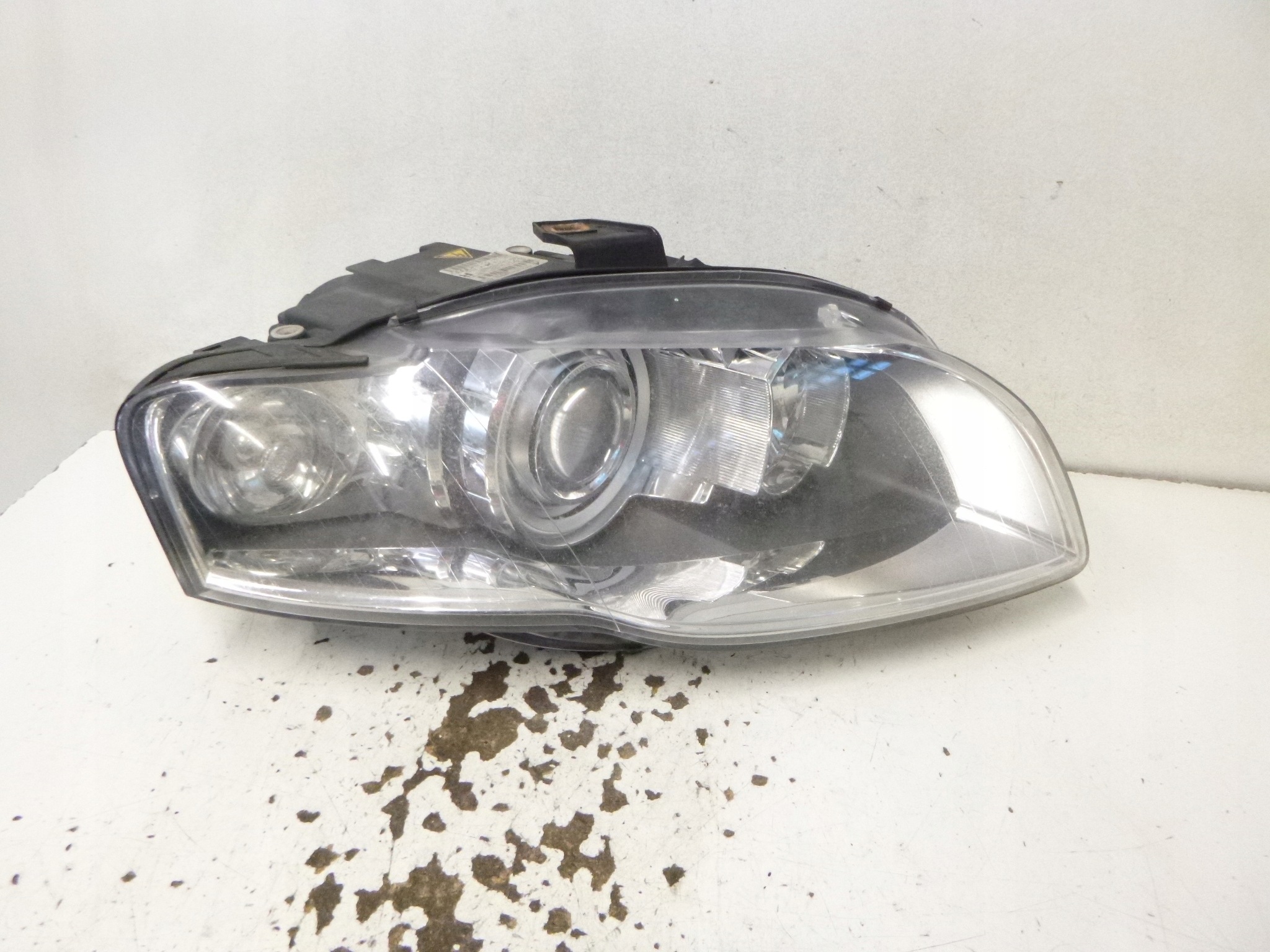 light front right Audi A4 B7 Bi-Xenon 8E0941004BM 2007r. OE