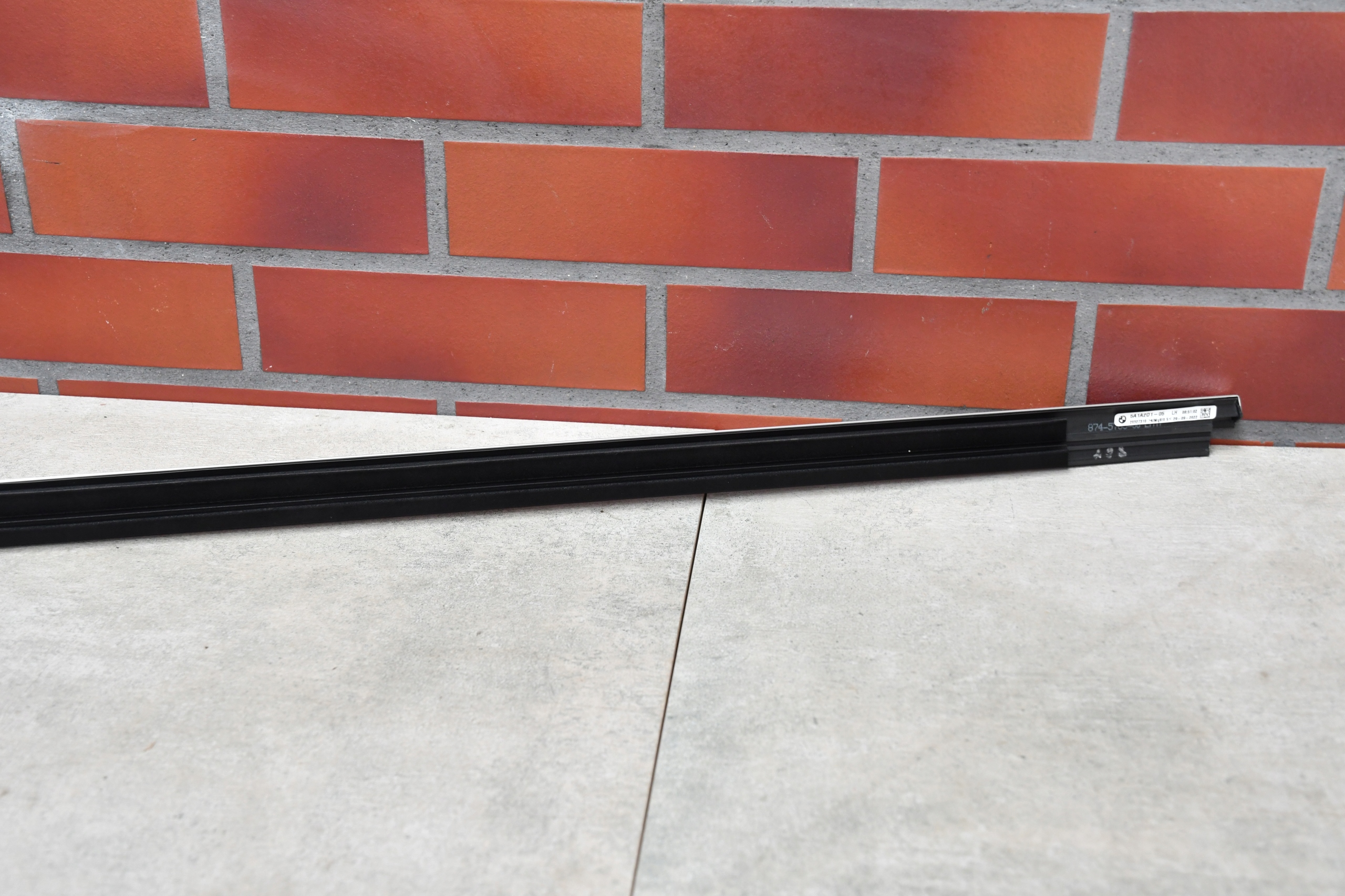 moulding door dust left rear part BMW 5 G60
