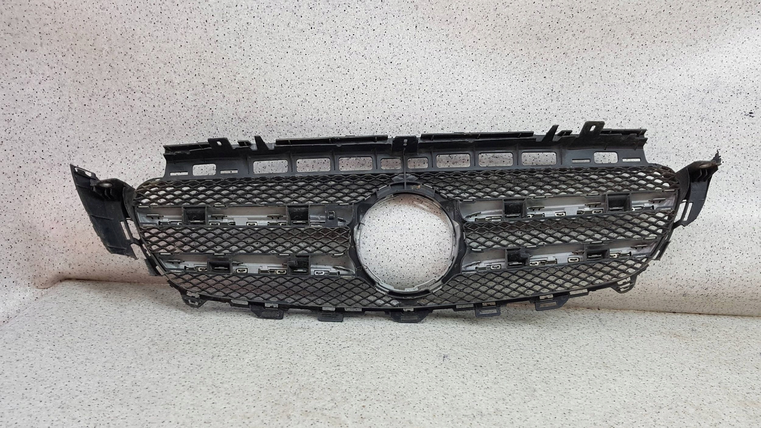 MERCEDES E KLASA W213 2016 - Grill Grill A2138880123