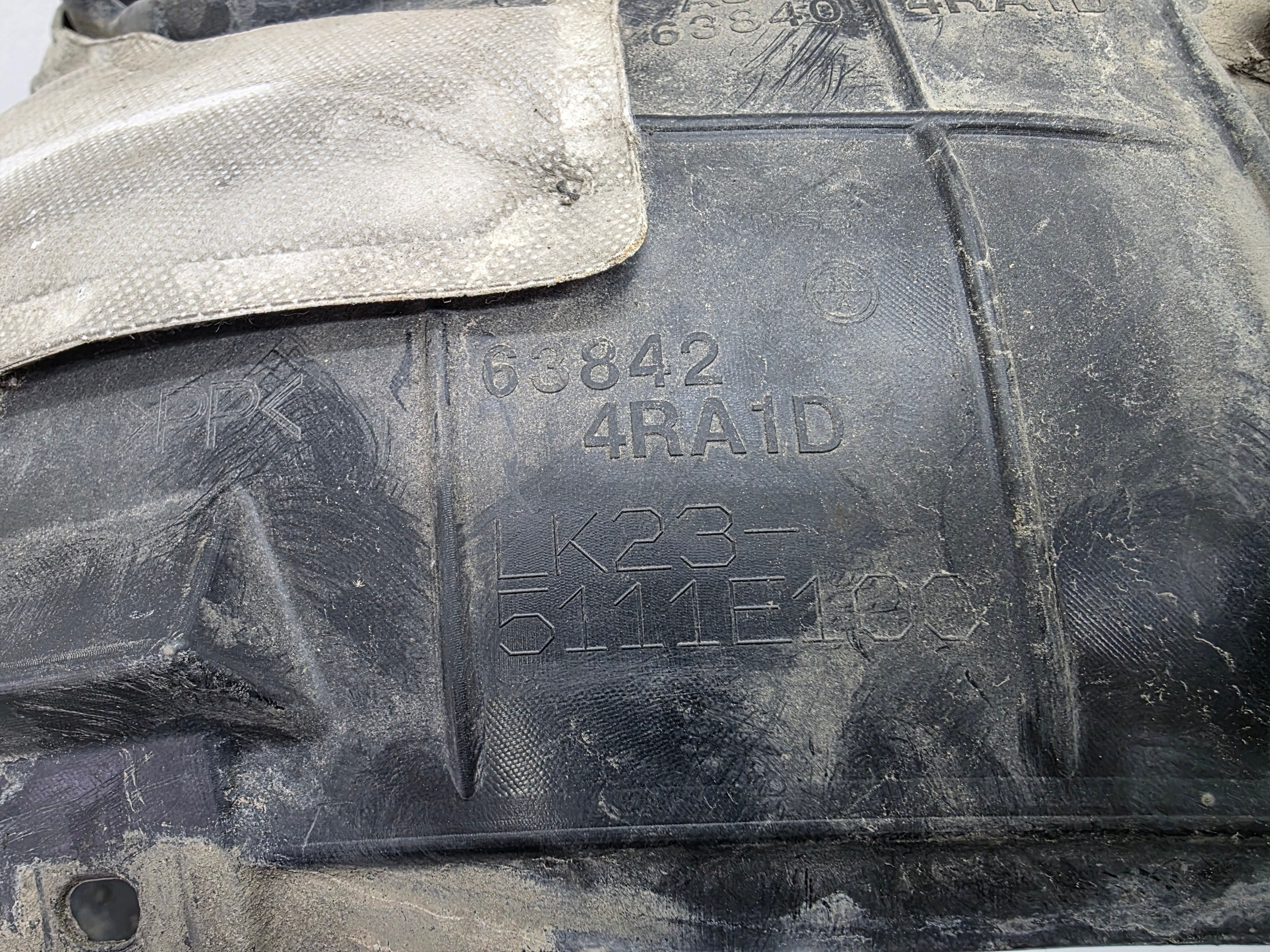 NISSAN MAXIMA 15- mudguard right front original