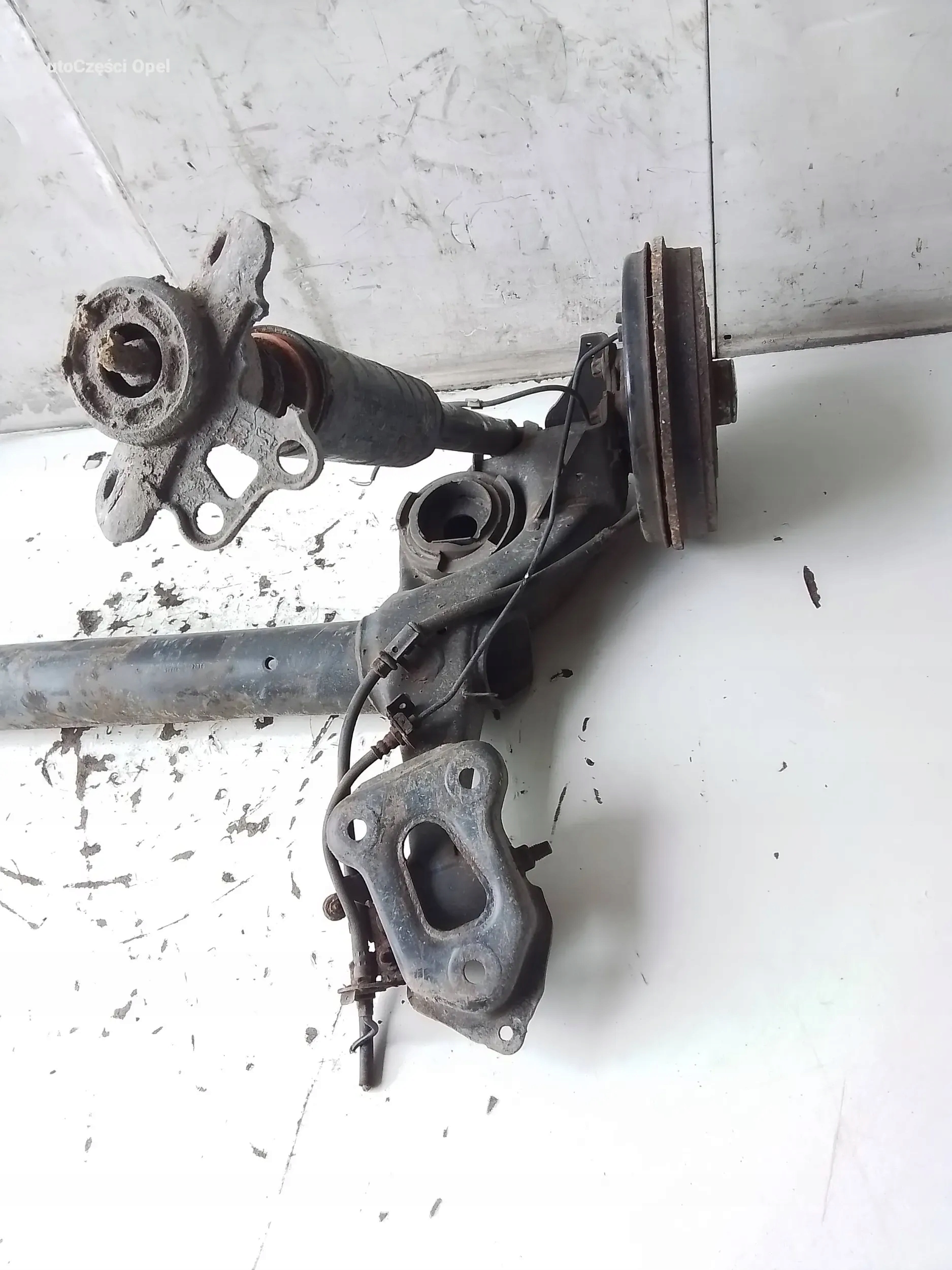 Opel Corsa E 5D BELKA ZAWIESZENIA TYŁ Producent części Opel OE