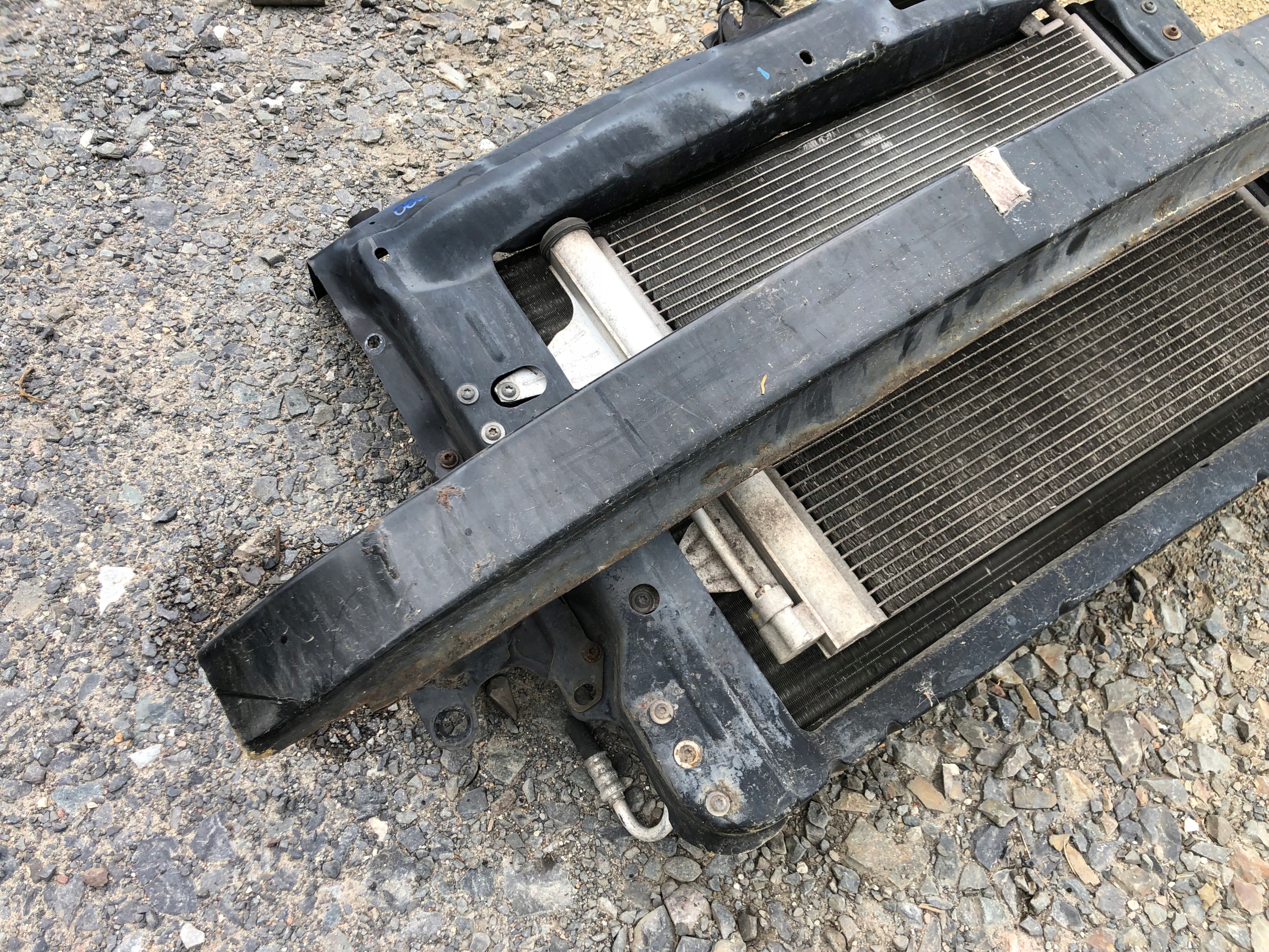 VW FOX support panel for radiators fan radiator sider