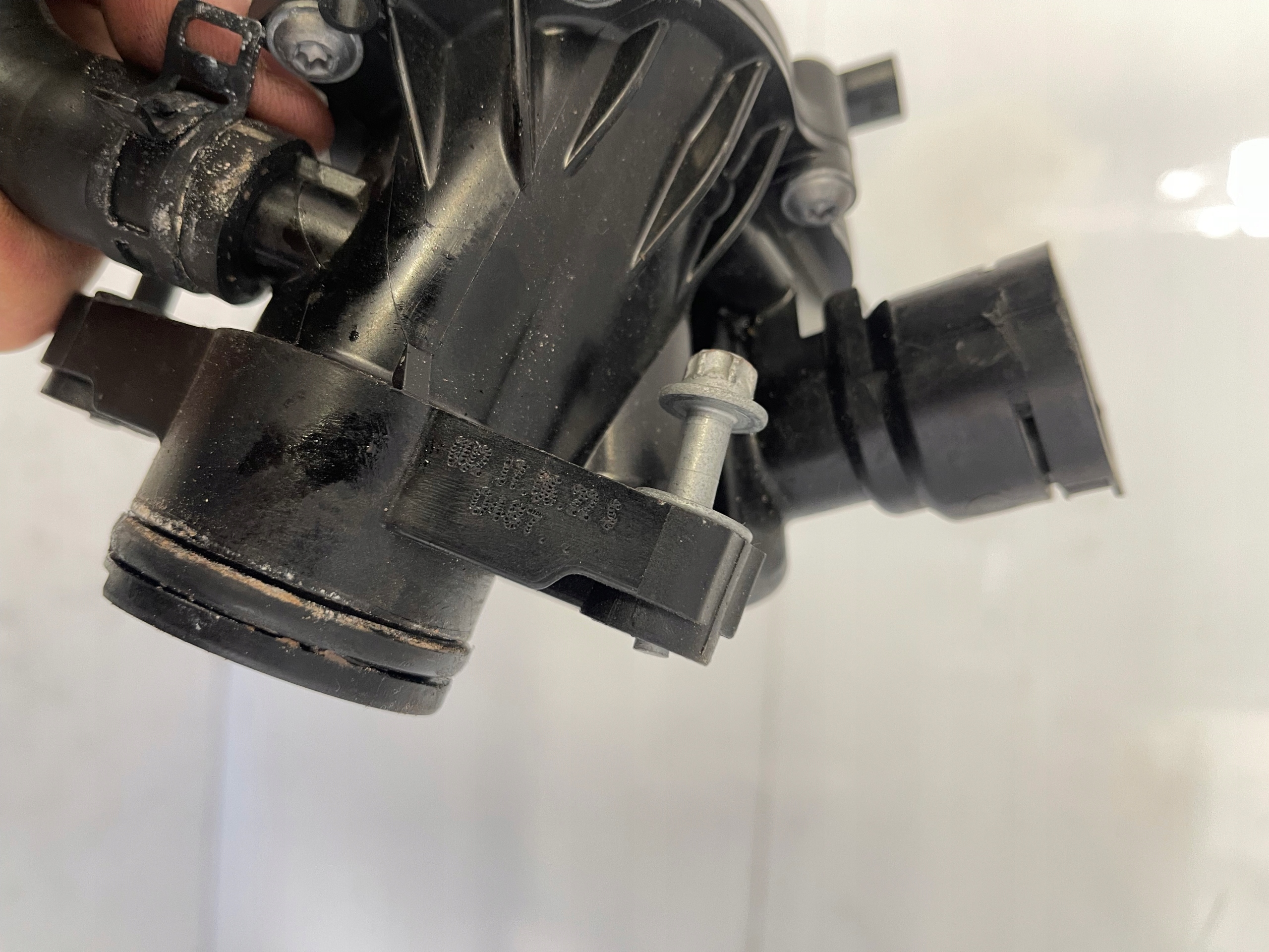 csomag TERMOSTATU MERCEDES C W205 E W213 2.0 CGI A2742001382
