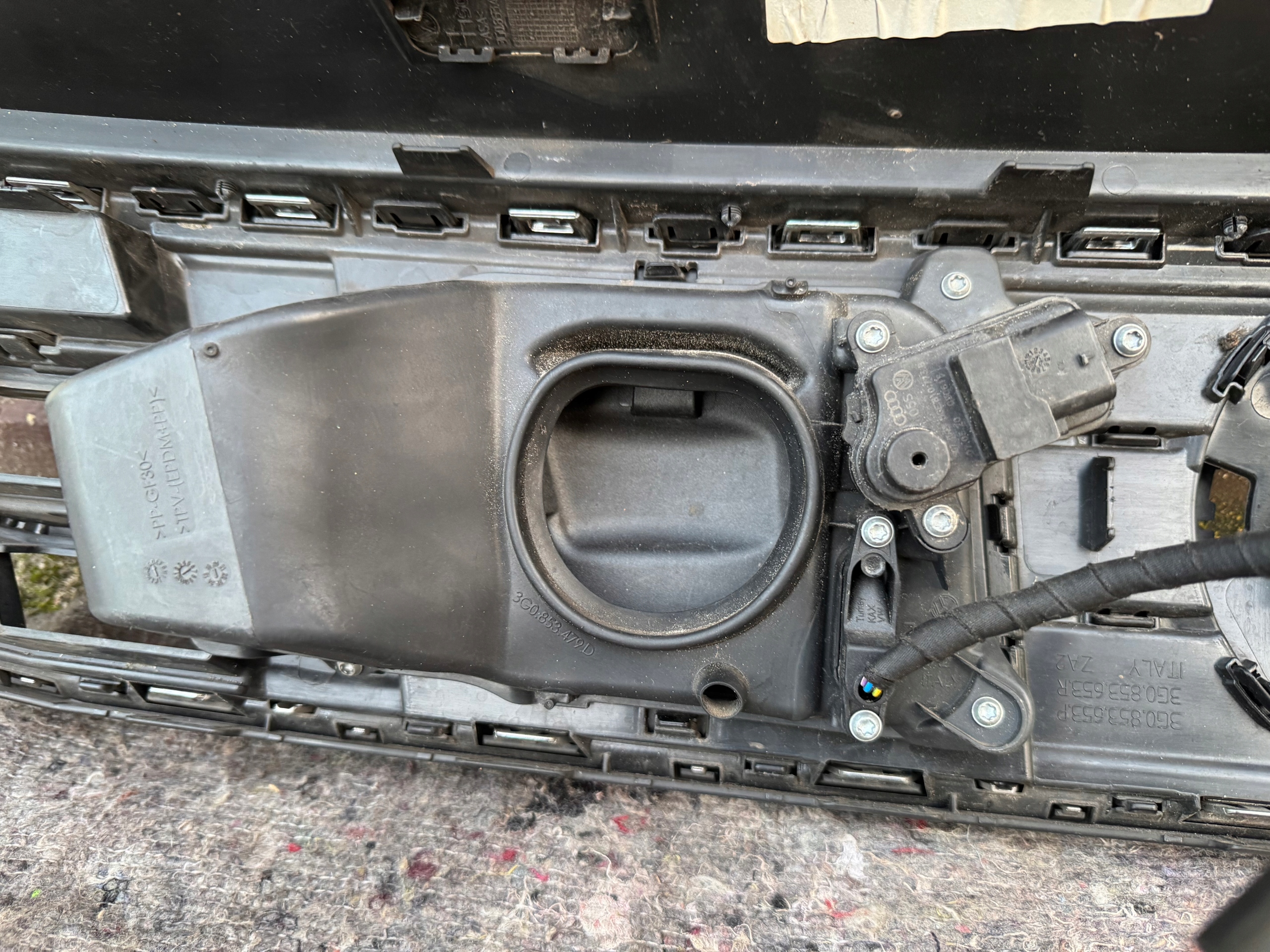 VW Passat B8 Kühlergrill FRONTGRILL Kühlergitter 3G0853651CA - Thumbnail 11