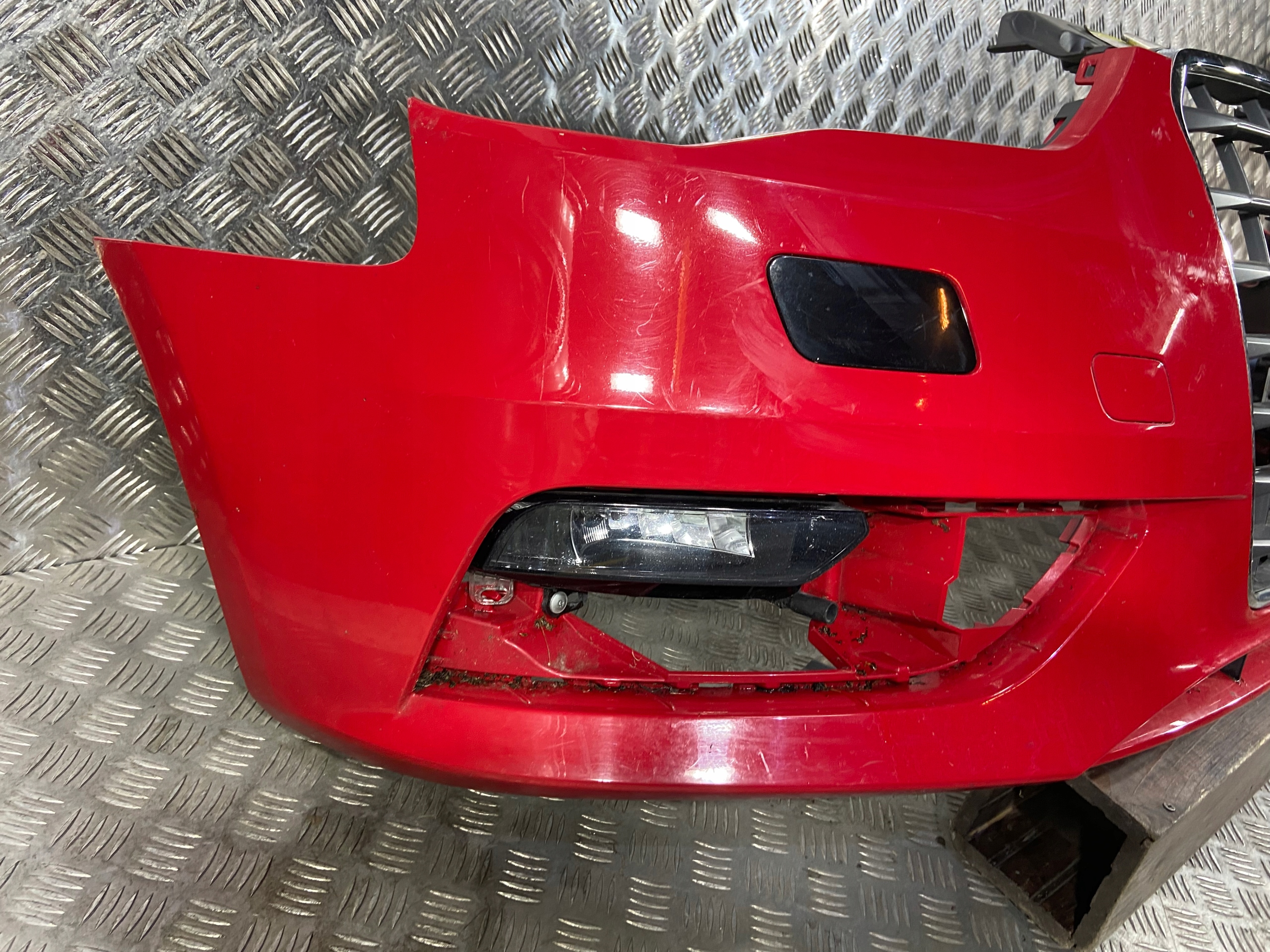 ZDERZAK PRZEDNI PRZÓD AUDI A3 A-3 8V3 Strona zabudowy przód