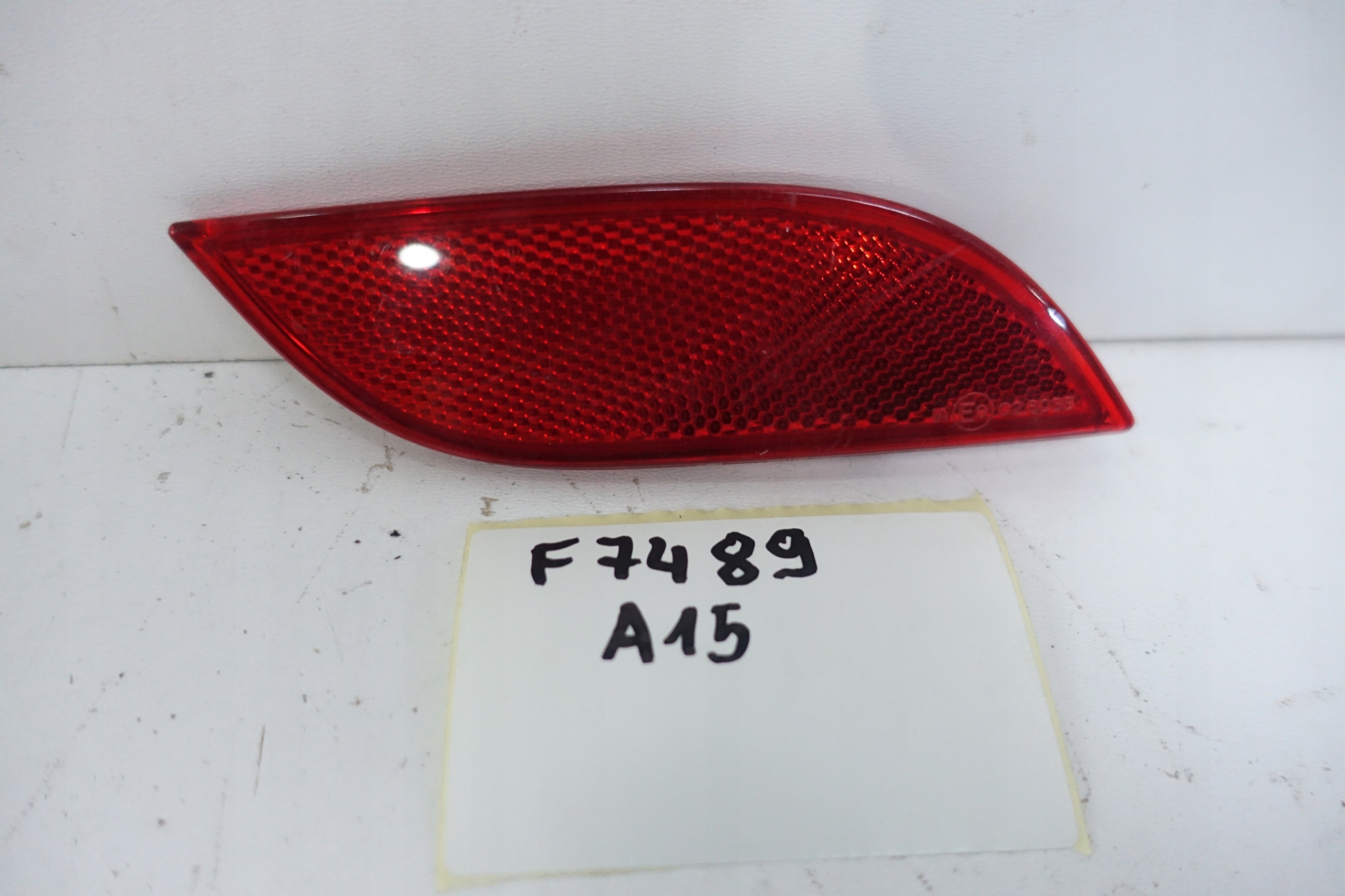 AUDI A1 8X 2010- ODBLASK der Stoßstange rechts heck 8X0945106
