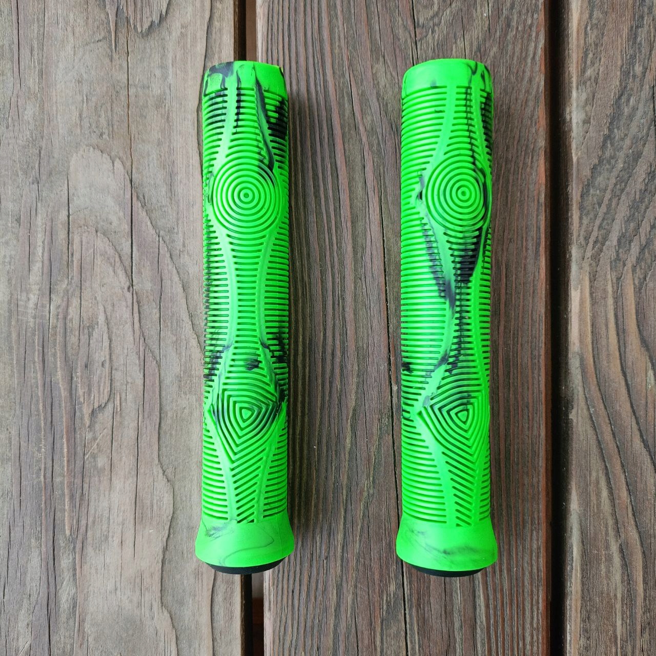 Rączki gripy Maraton 167mm do hulajnogi zielony Kod producenta BS507