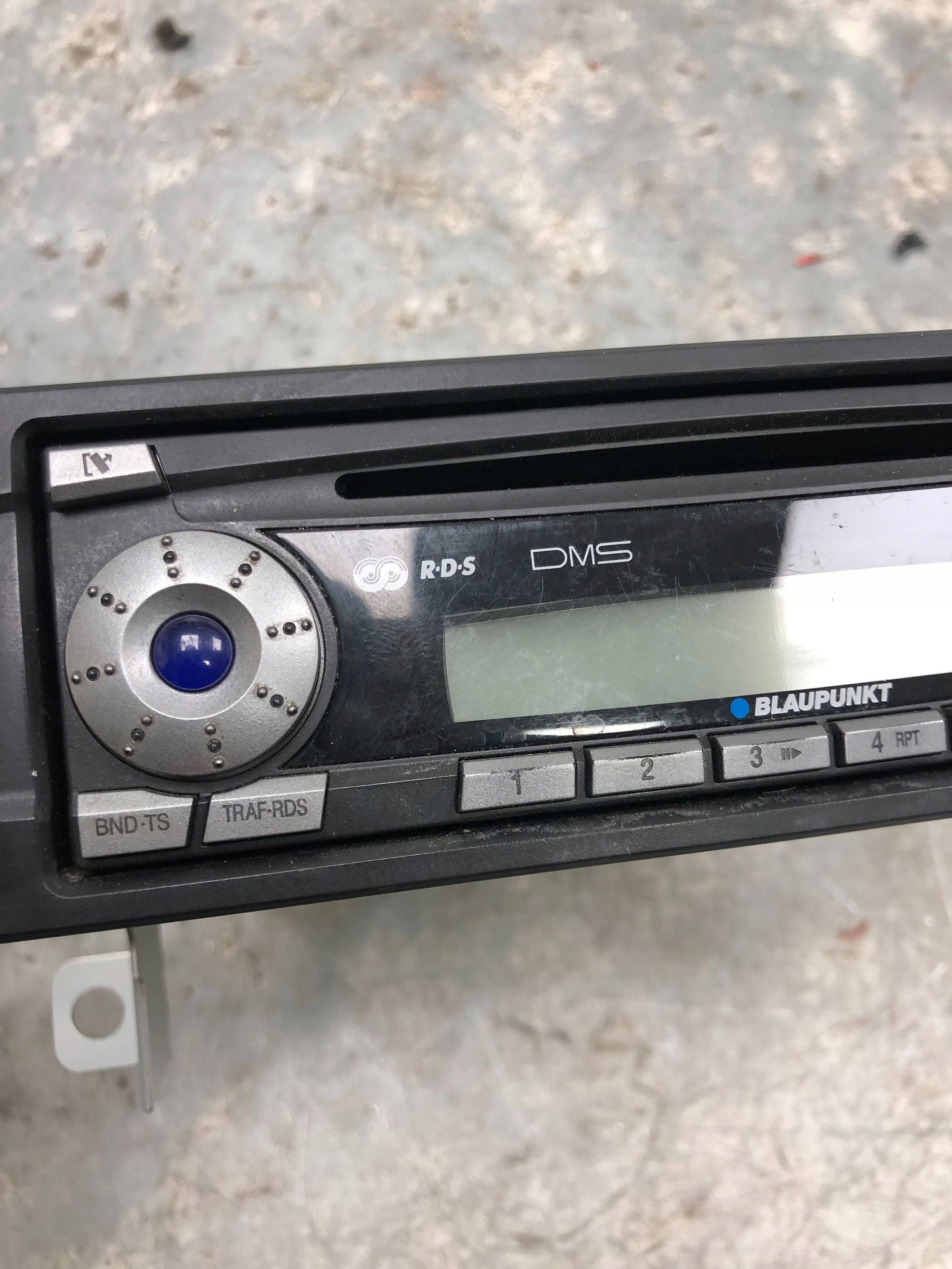 VW SKODA AUDI RADIO CD DMS BLAUPUNKT 96829596