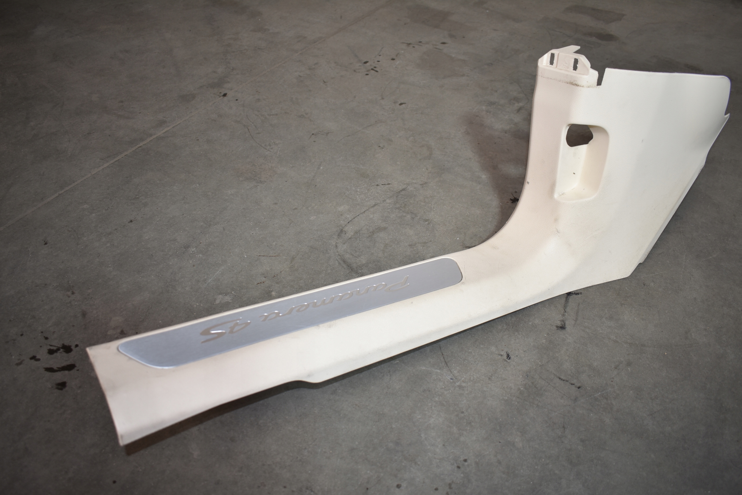 cover cap of the threshold front front left PORSCHE PANAMERA 971 1