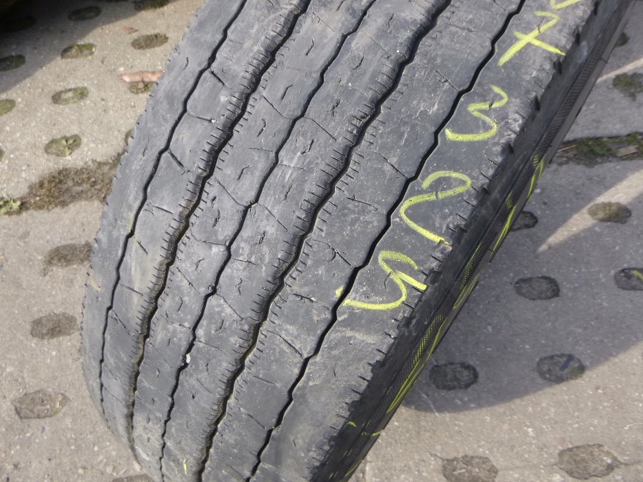 235 / 75R17,5 Semperit евро-сталь передняя шина