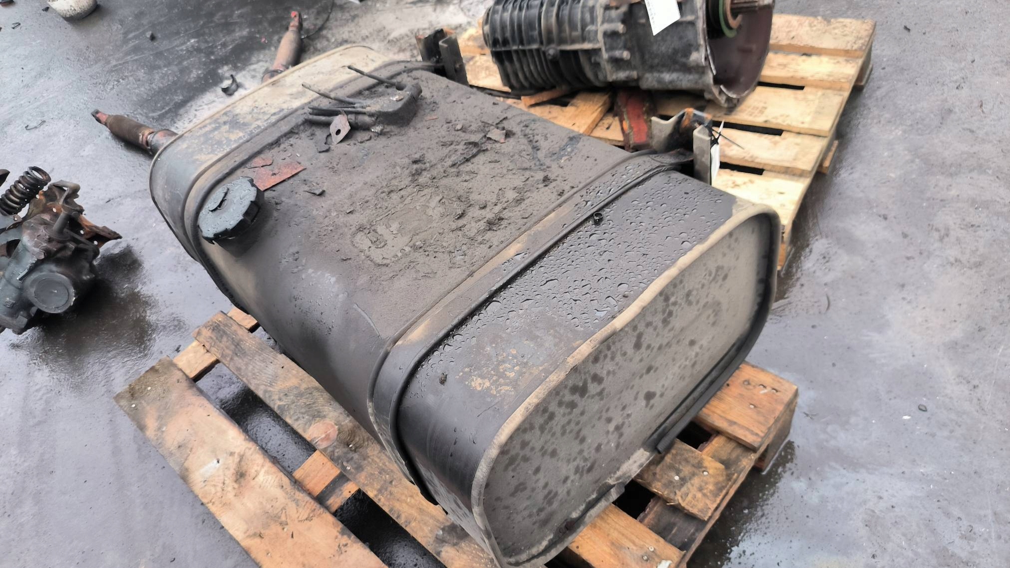 Réservoir carburant MAN TGL 12.210