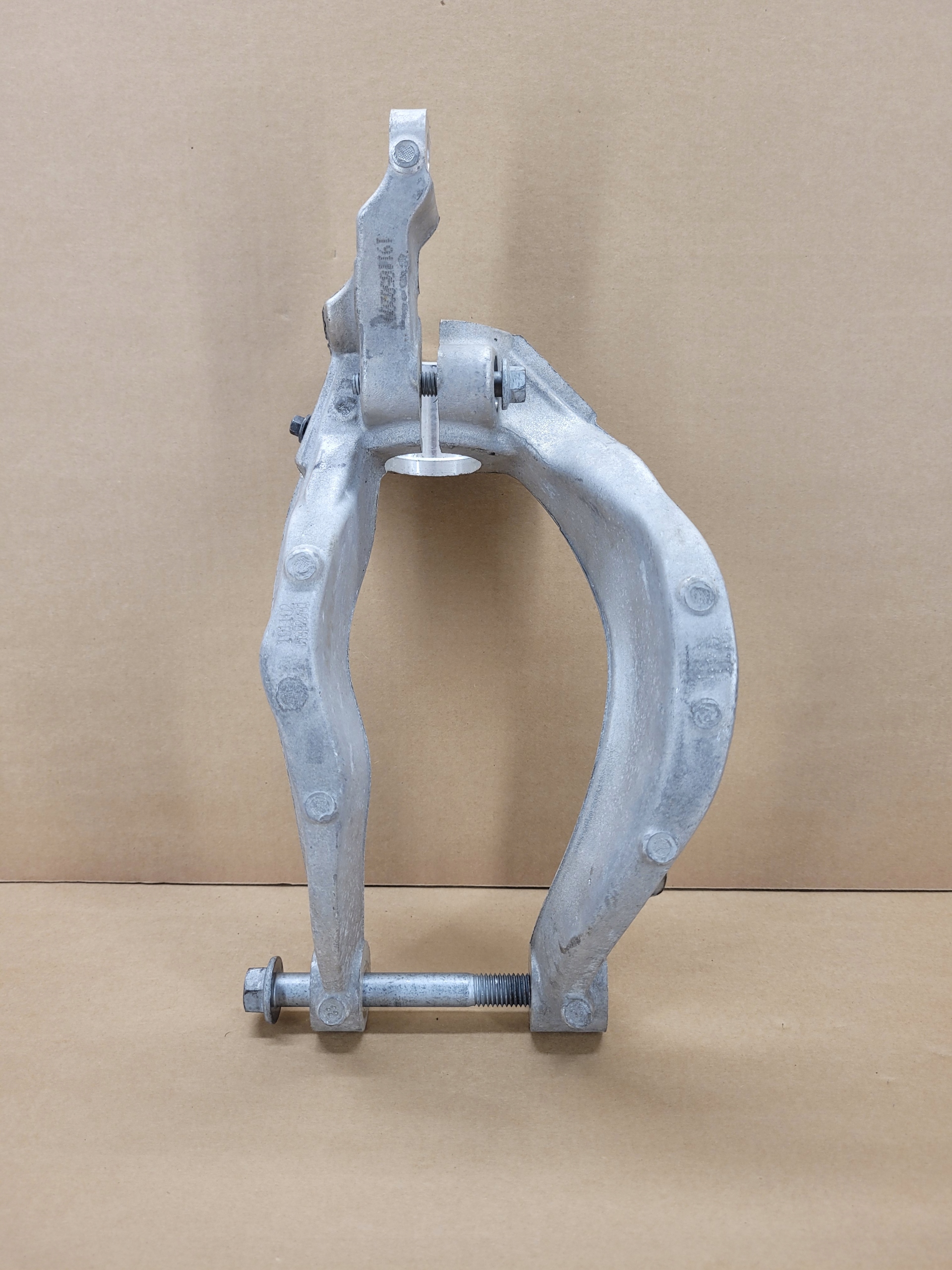 0503 31681983 - ЛІВА ВИЛКА КРОНШТЕЙН АМОРТИЗАТОРА VOLVO XC90 II