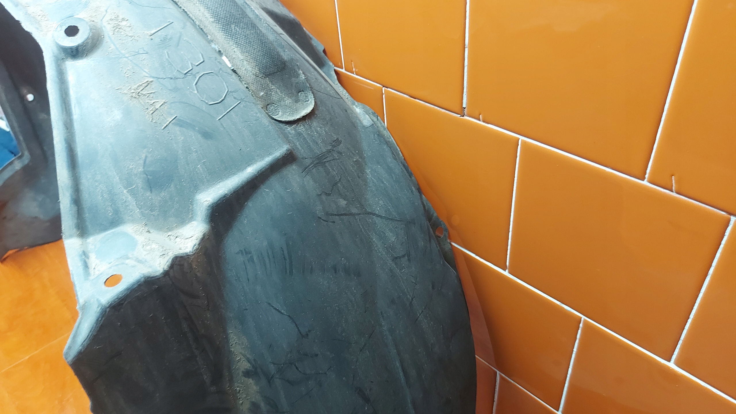 mudguard left left front front TOYOTA AURIS and 06-12