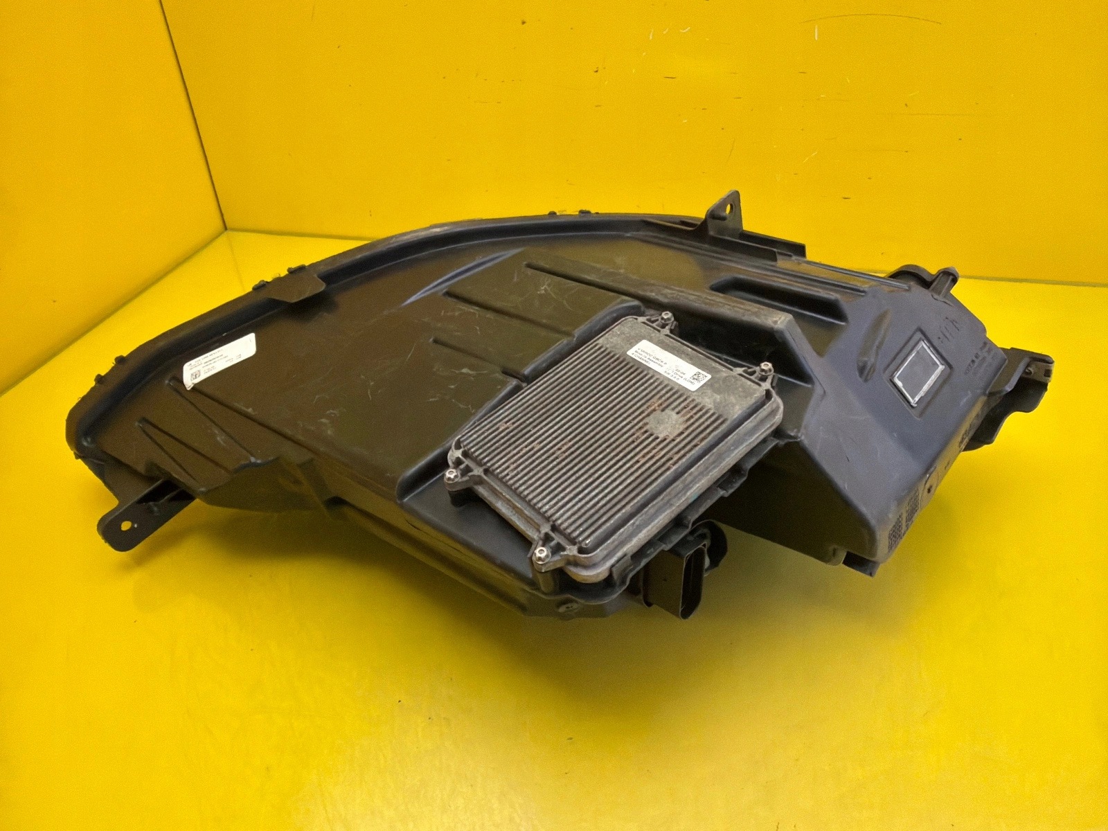 light left front Tesla S Lift Full Led 1053574-00-C