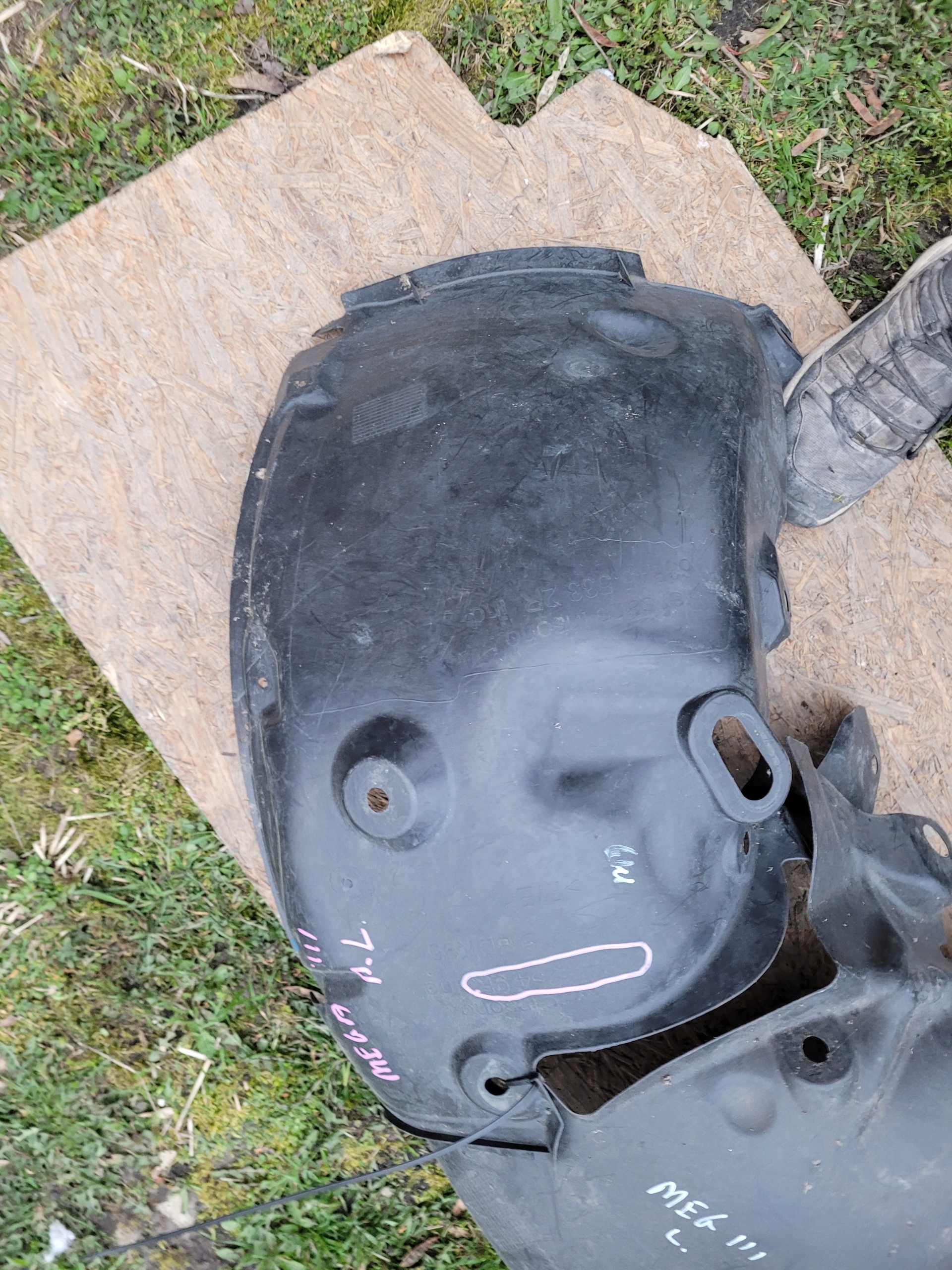 mudguard front front left RENAULT MEGANE III