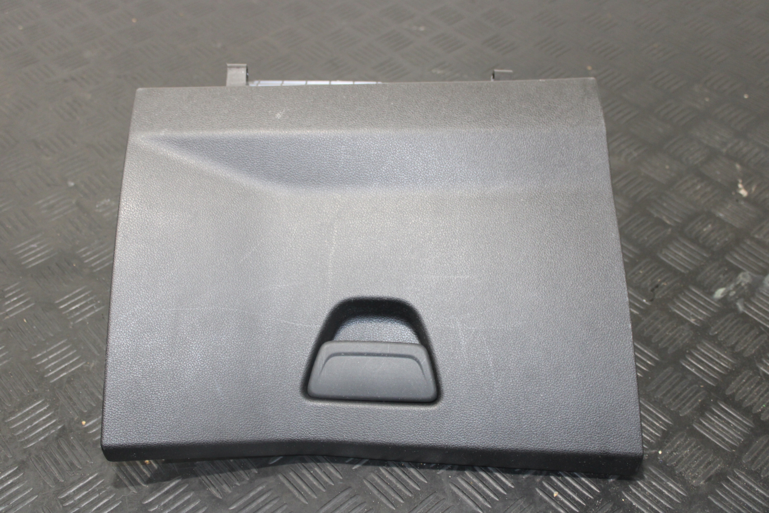HANDSCHUHFACH KONSOLE FORD B-MAX AV11-R06010-AD