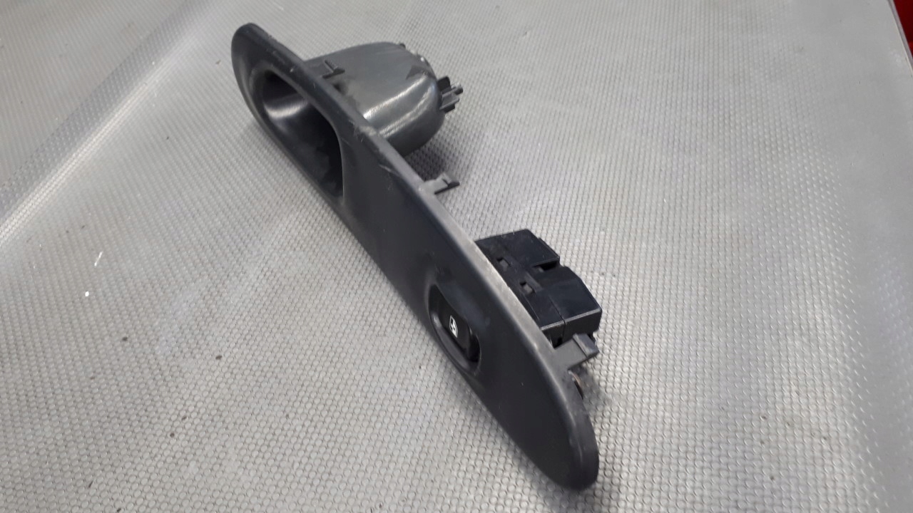 612W02920 przełącznik szyby Hyundai Lantra Producent części Hyundai OE