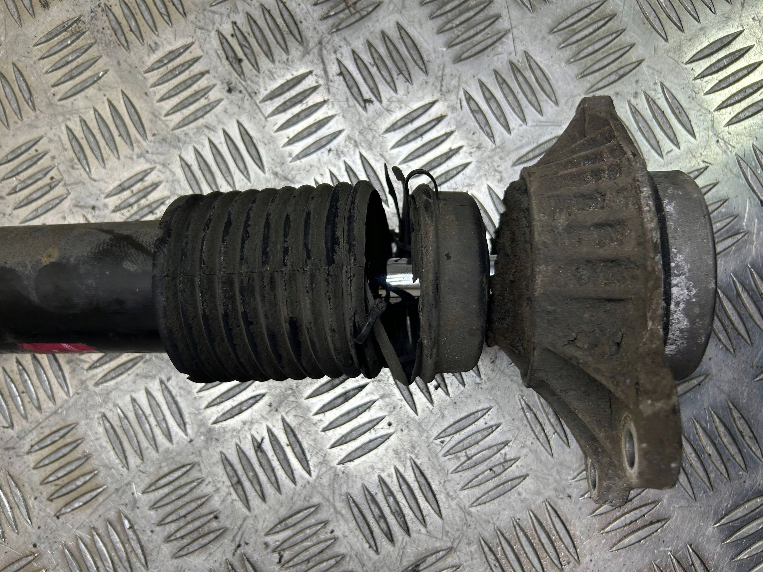 shock absorber rear BMW 5 F11 2011 6781682