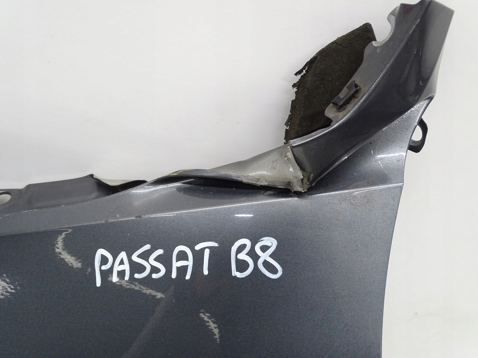 blatník ľavý predok predný VW PASSAT B8