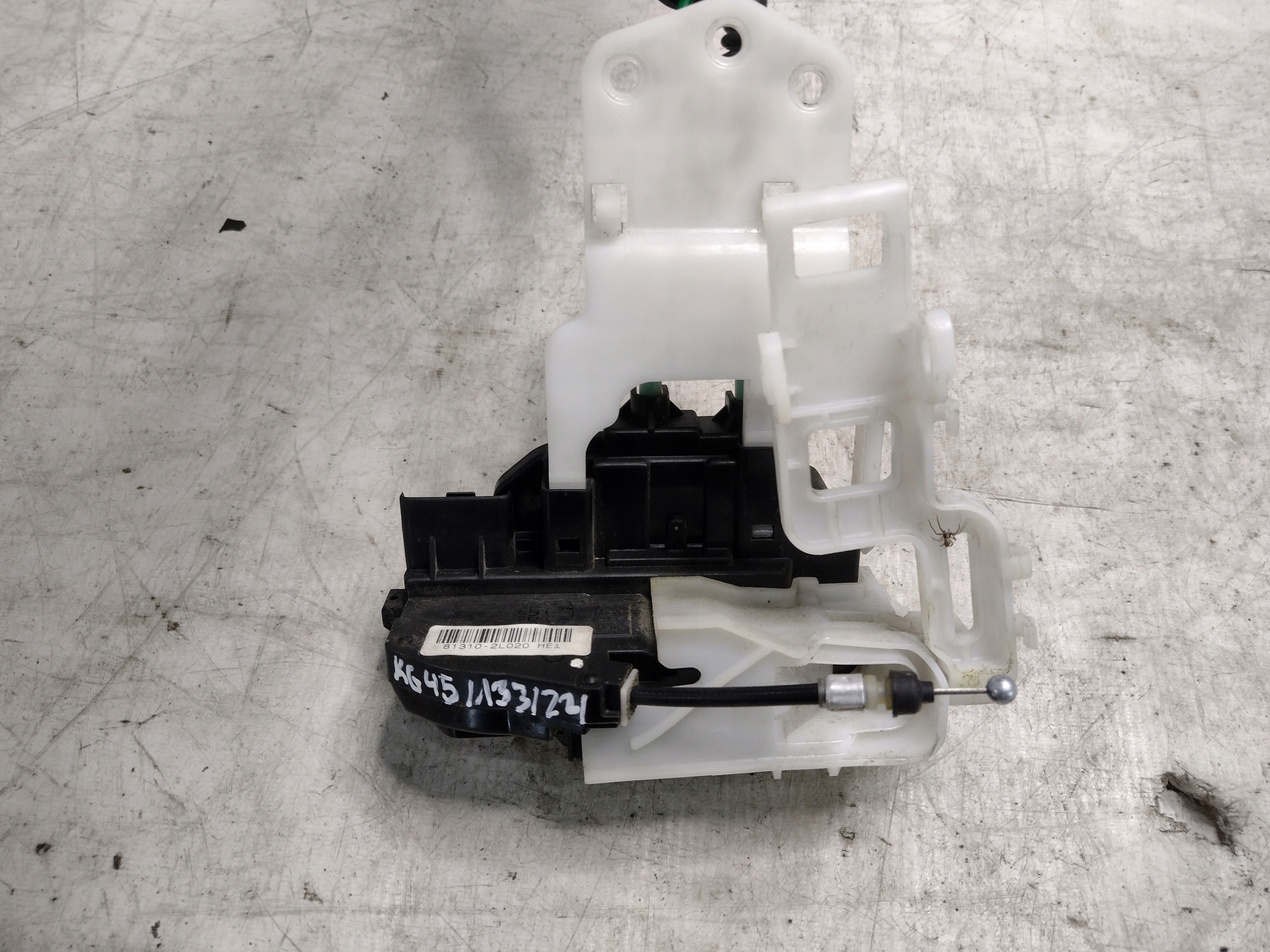 lock door left front Hyundai i30 HB 81310-2L020