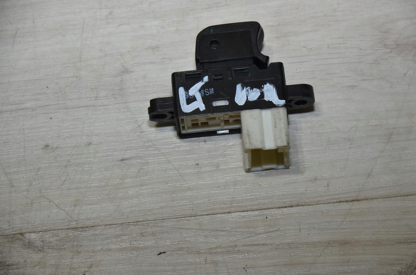 switch windows left rear part Nissan Note II E12 14