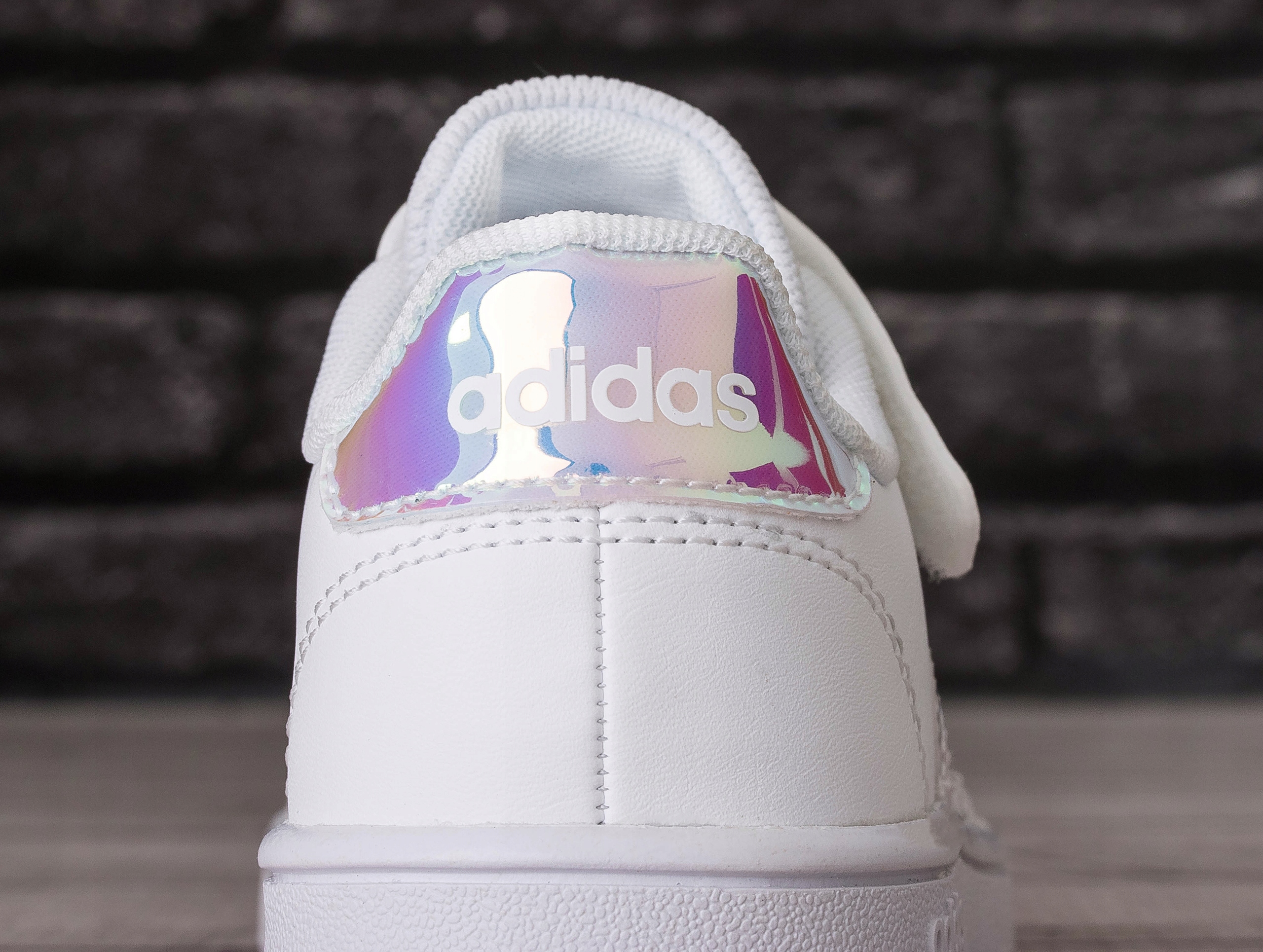 Buty dziecięce Adidas Grand Court C FW1275 Rozmiar (new) 32