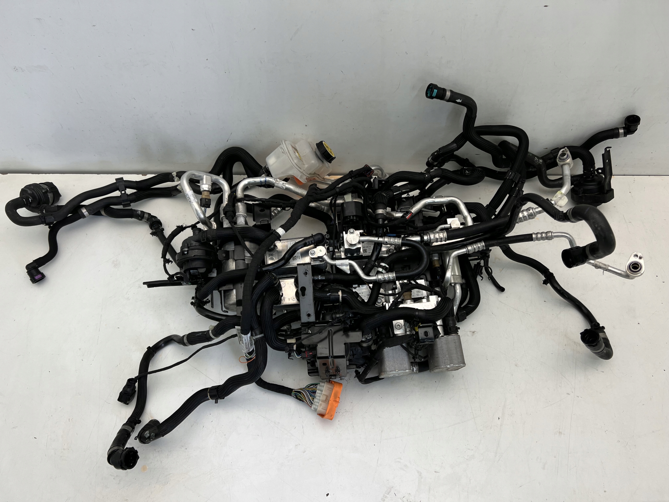 JAGUAR Я-ПАСЕ X590 насос осушувач охолоджувач шланг