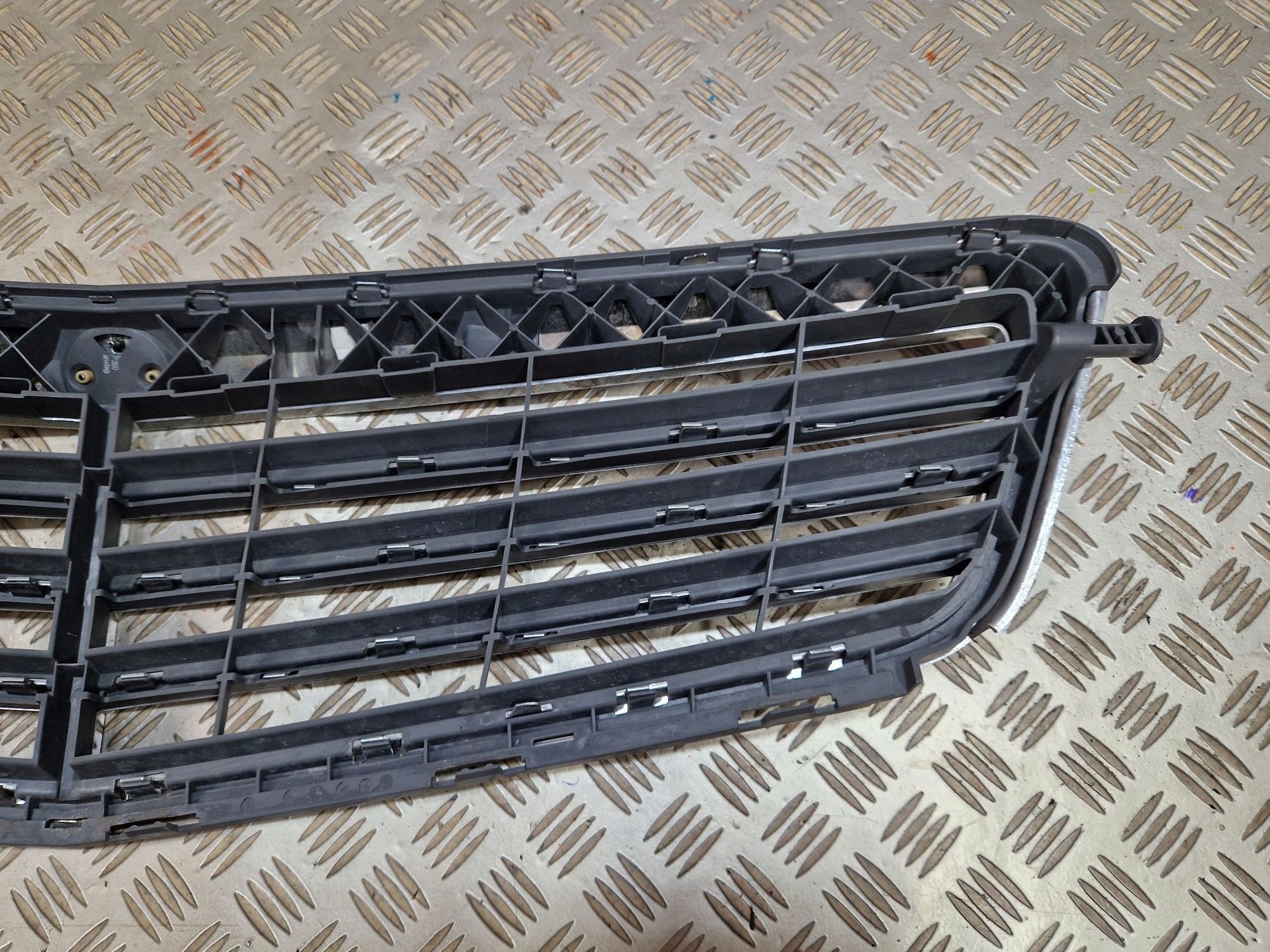 Grille MERCEDES C-KLASA W204 2007R->