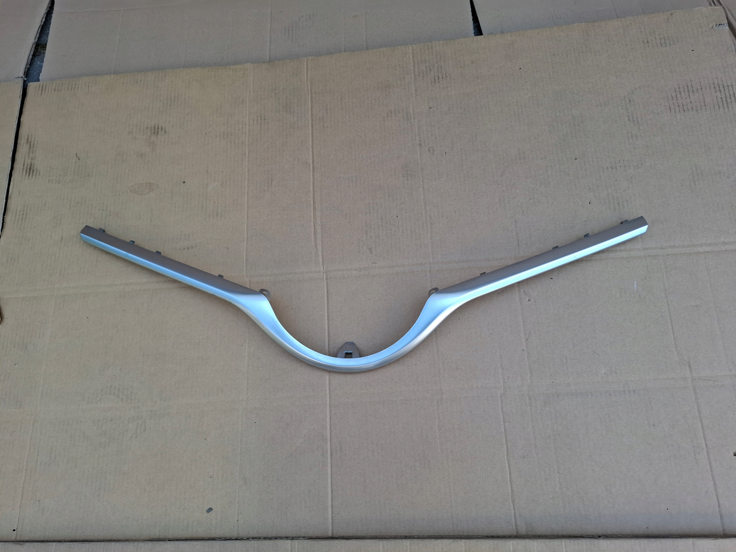 Toyota YARIS III 53121-0D250 53121-0D260 ATRAPA CHROM GRILL za 220 ...