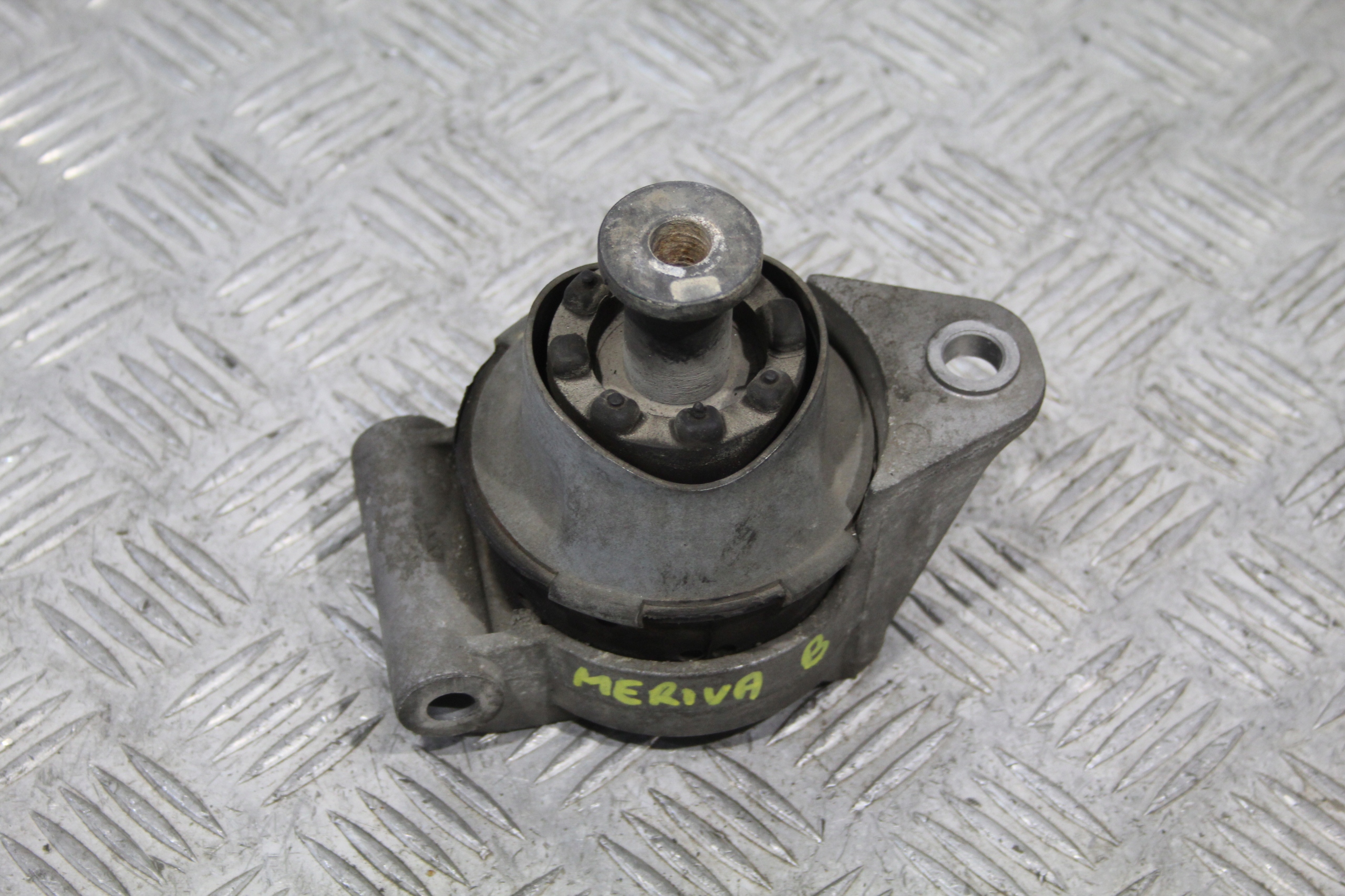 holder engine mount OPEL MERIVA B 13347071