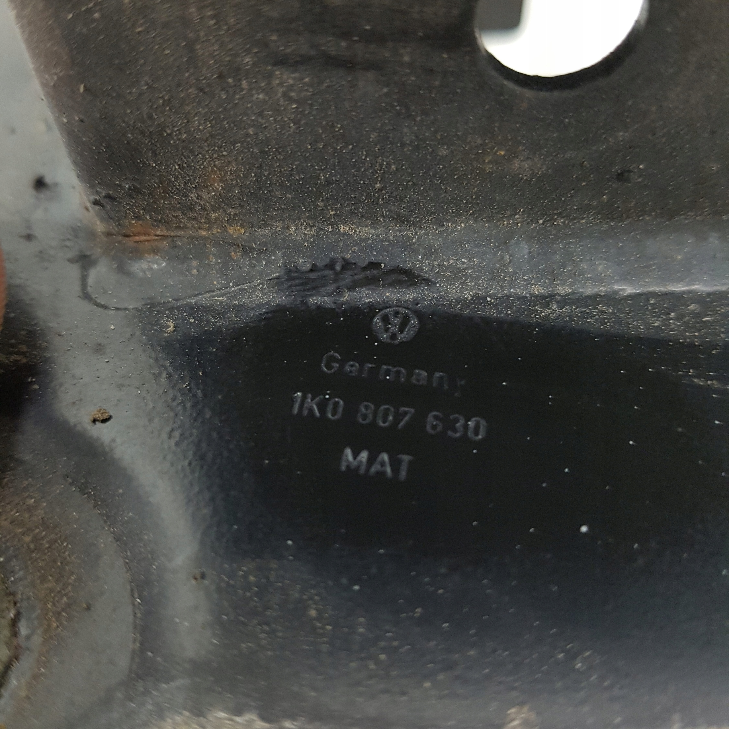 sider below bumper rear VOLKSWAGEN GOLF 5 1K0807630