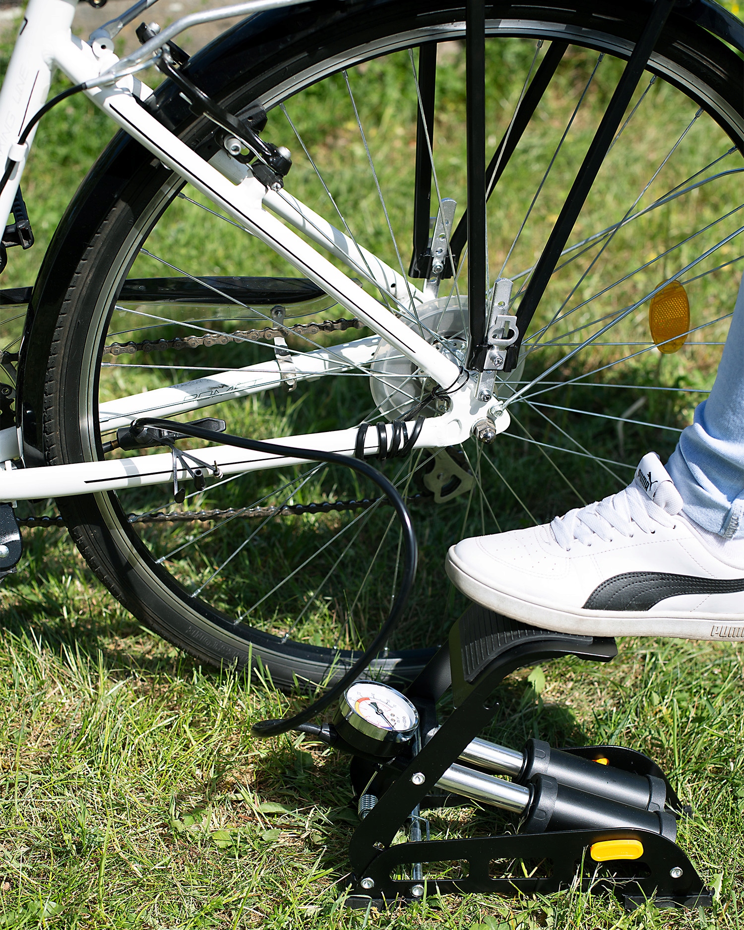 POMPKA NOŻNA ROWEROWA SAMOCHODOWA DWUTŁOKOWA MOCNA Z MANOMETREM DO ROWERU Marka Inna marka