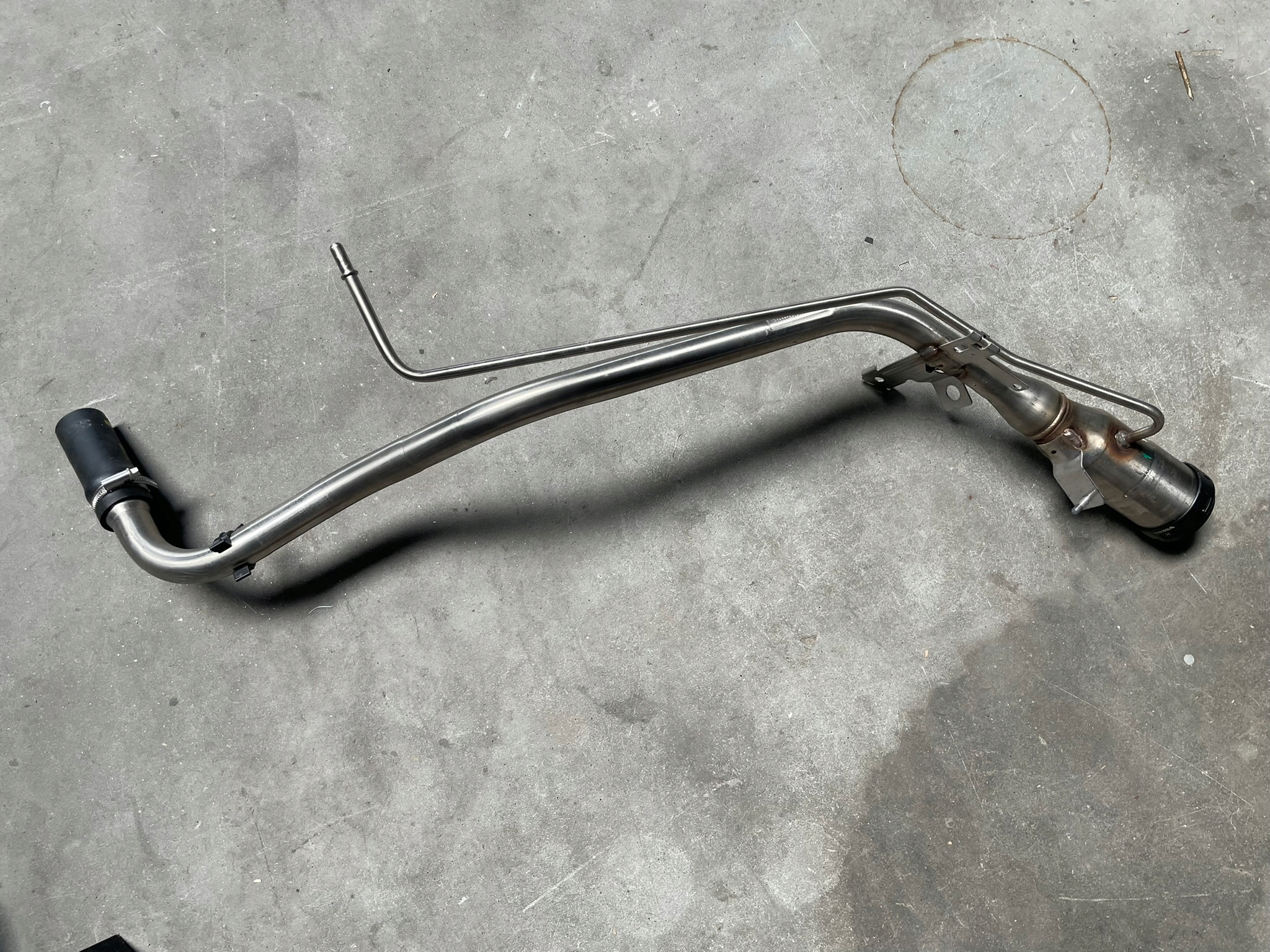 VOLVO XC90 II RURA WLEWU WLEW PALIWA 32363437