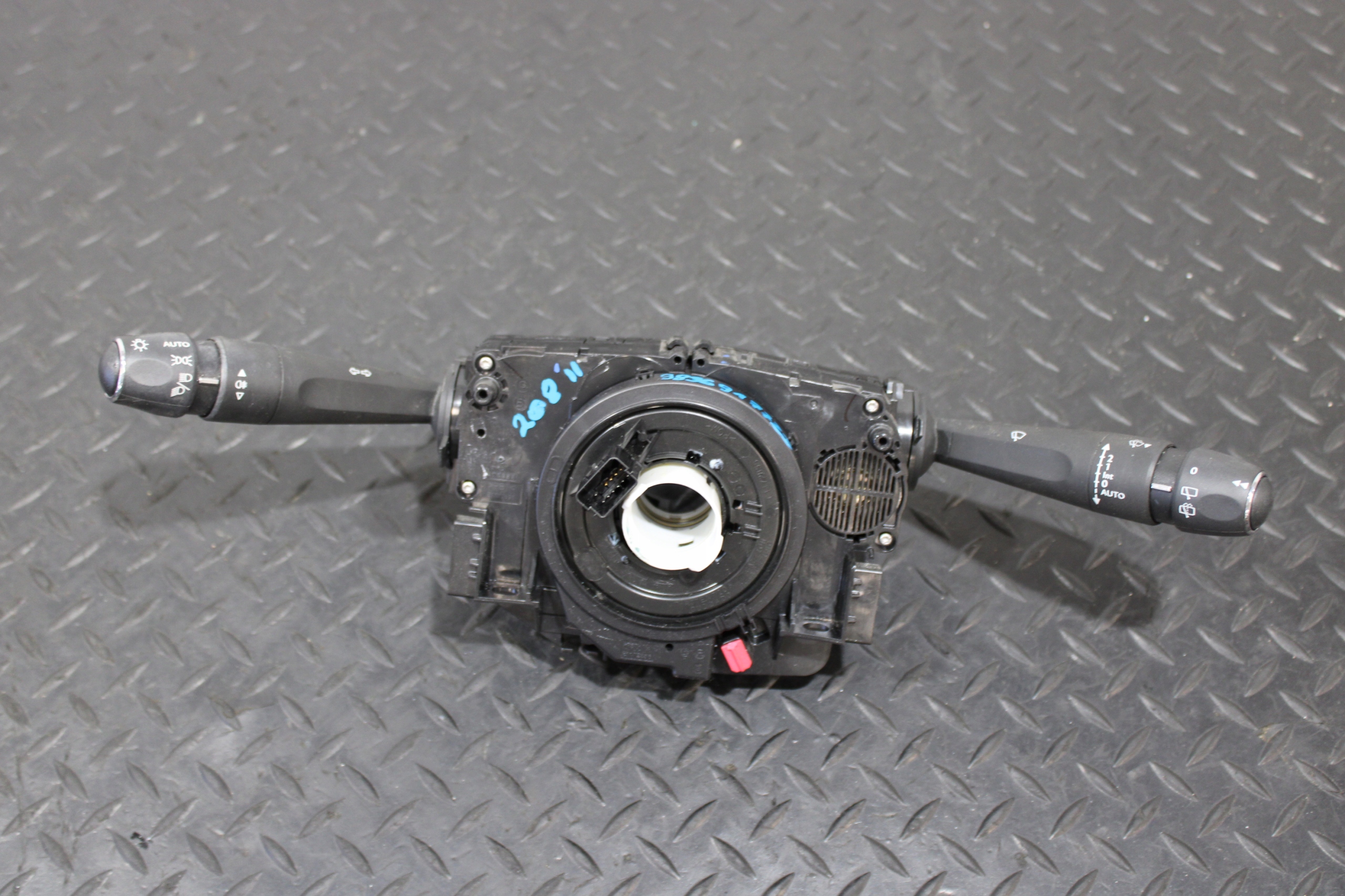 DEVIO LUCI DEVIO indicatori di direzione tergicristalli PEUGEOT 208 II 2 98369177ZD