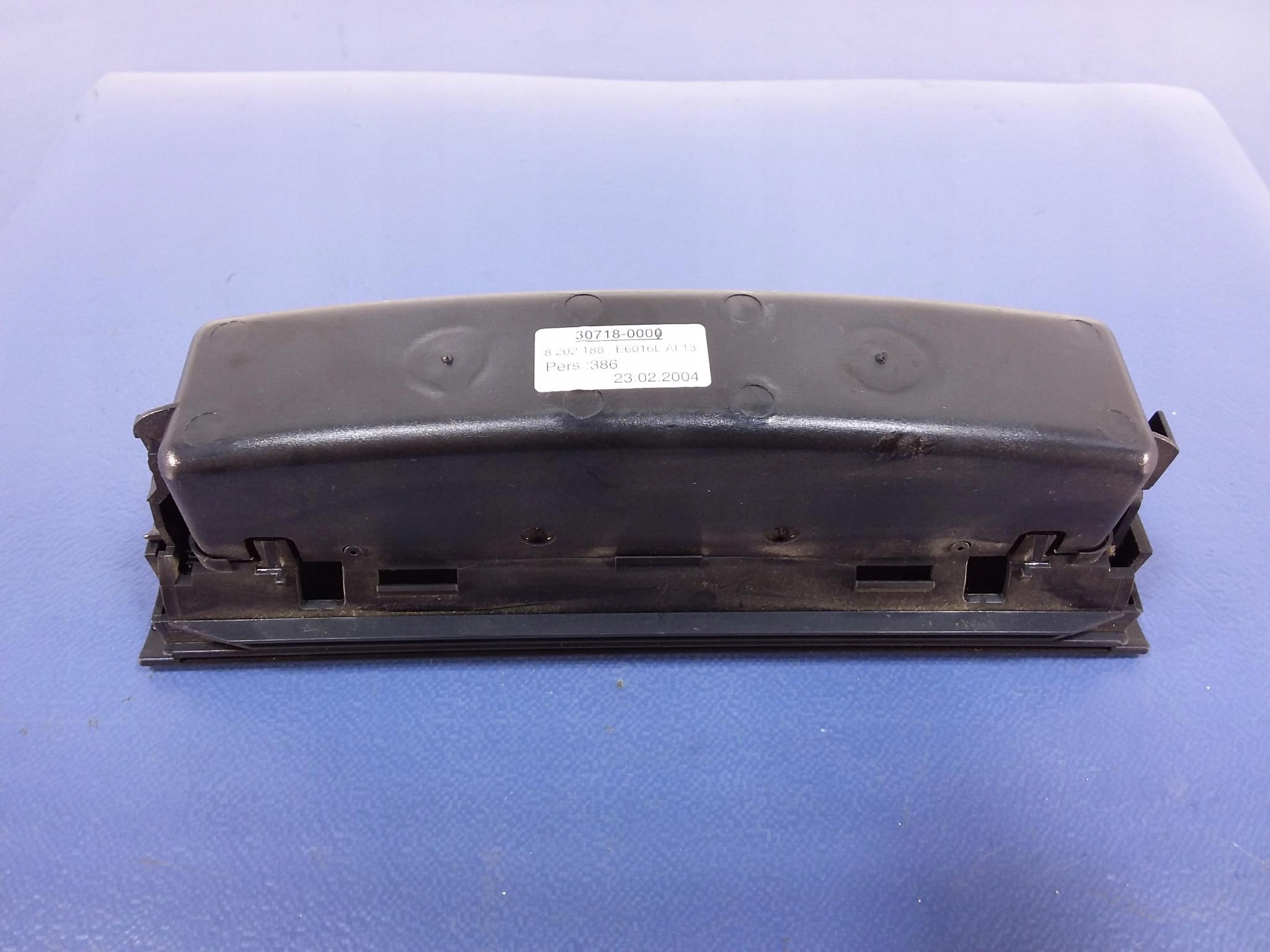 BMW 3 E46 бардачок полка консоли 8202188