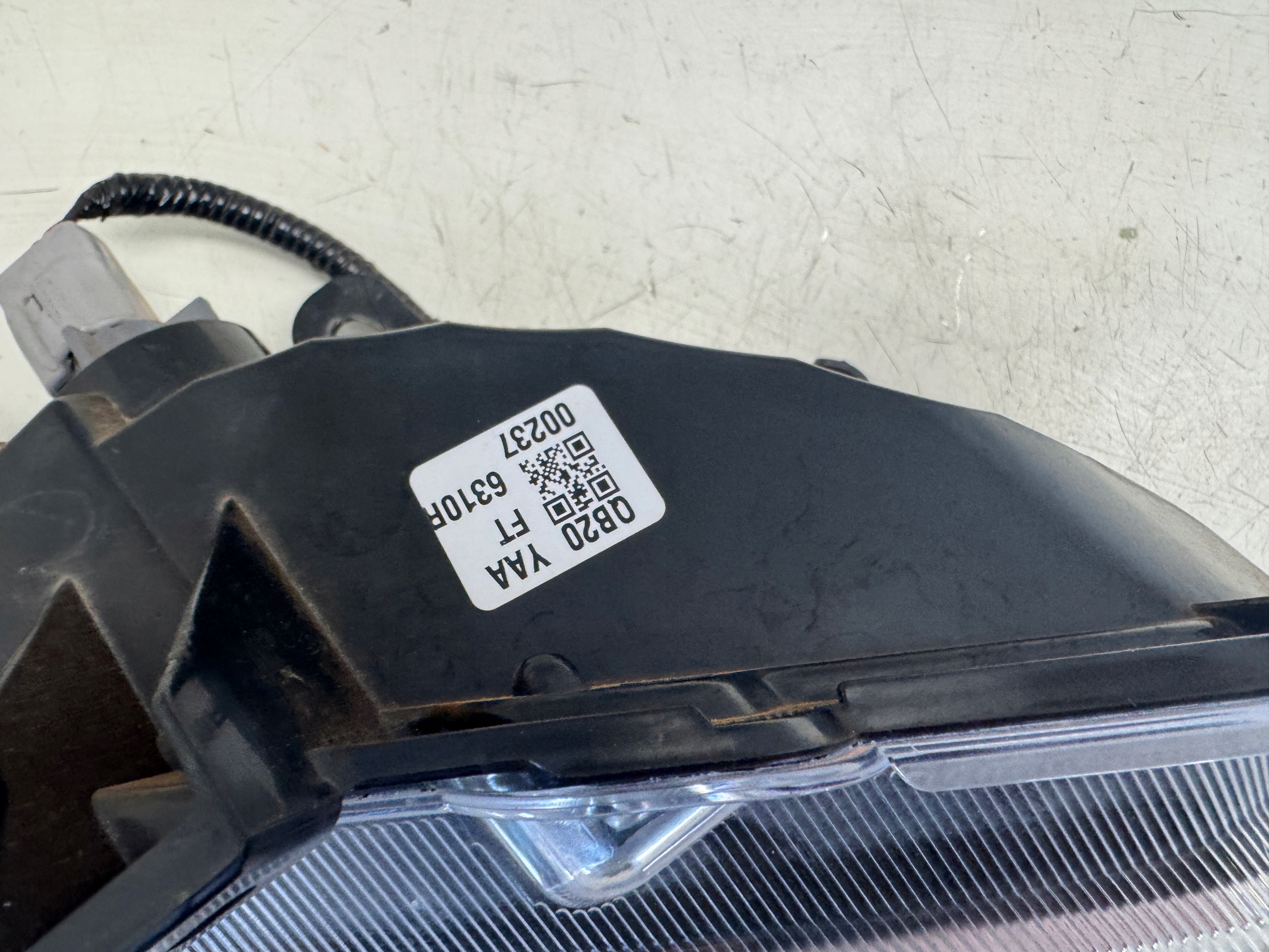 suzuki S-CROSS 21- ГАЛОГЕН правый передний